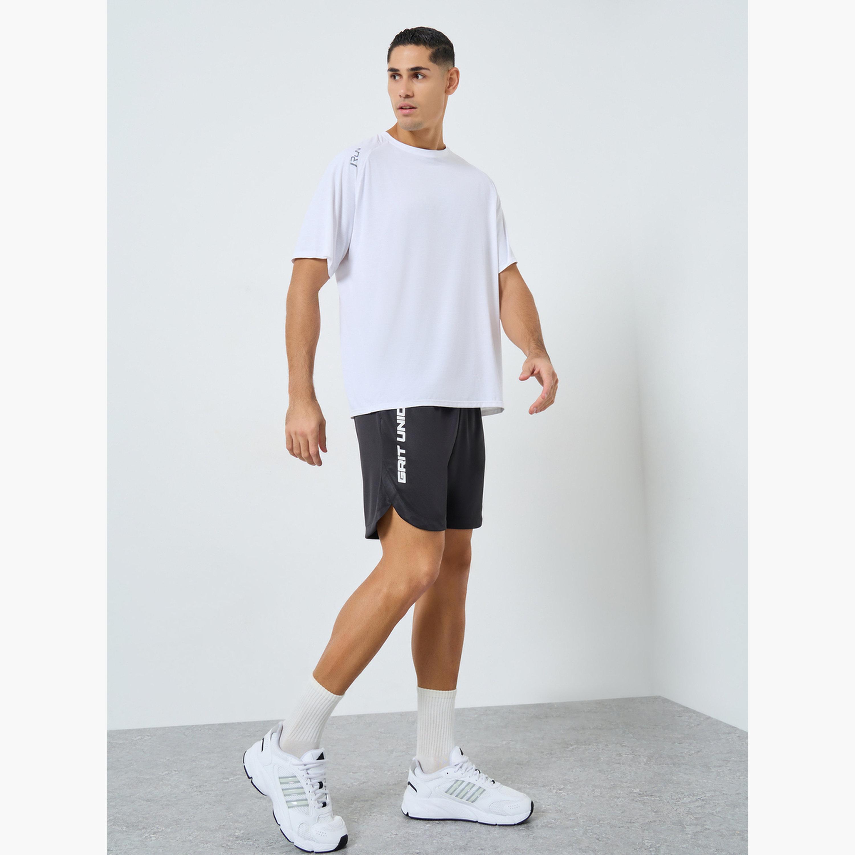 Styli Regular Fit Shoulder Print Detail Athleisure T-Shirt-men-clothing-sportswearandactivewear-tshirtsandpolos-image-2