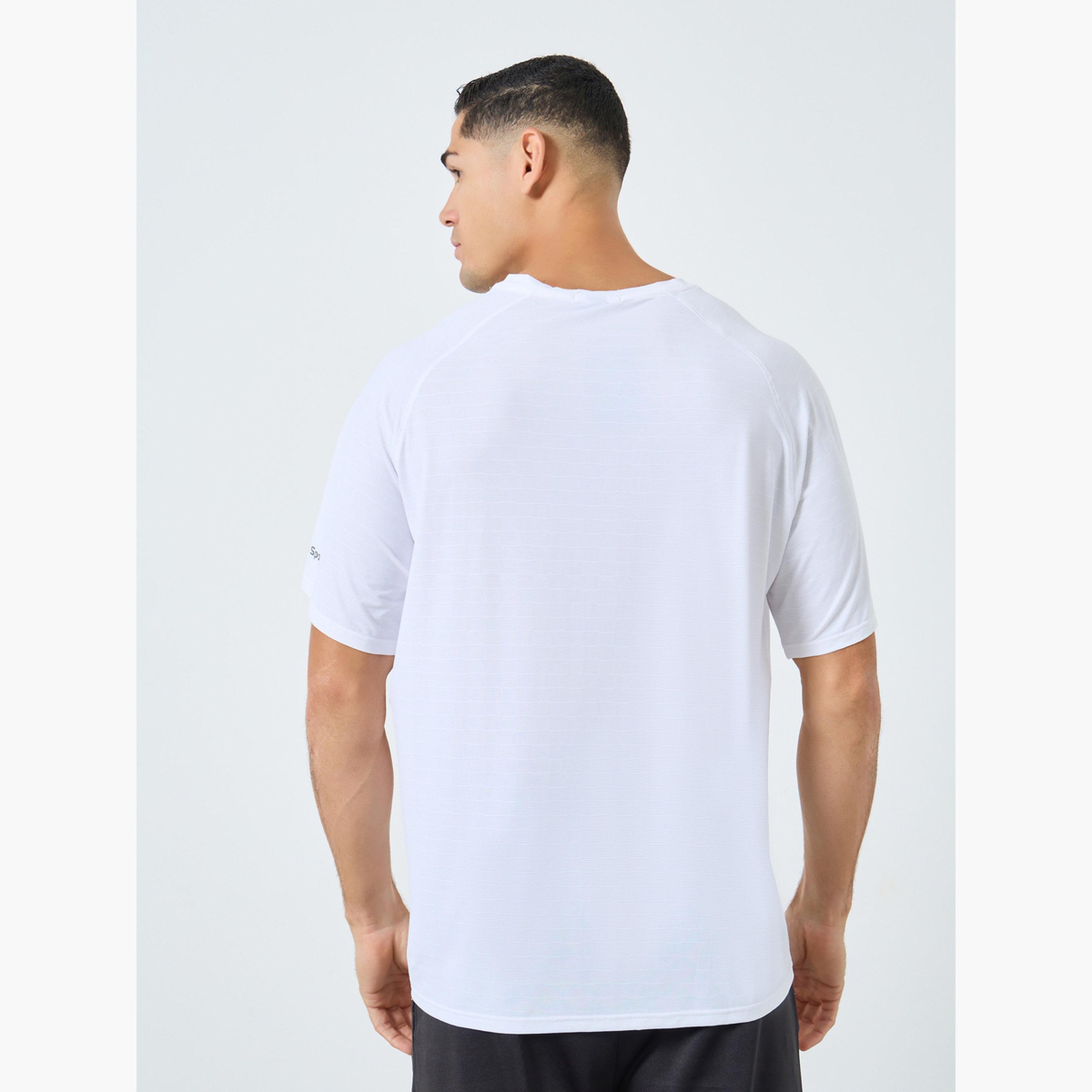 Styli Regular Fit Shoulder Print Detail Athleisure T-Shirt-men-clothing-sportswearandactivewear-tshirtsandpolos-image-5