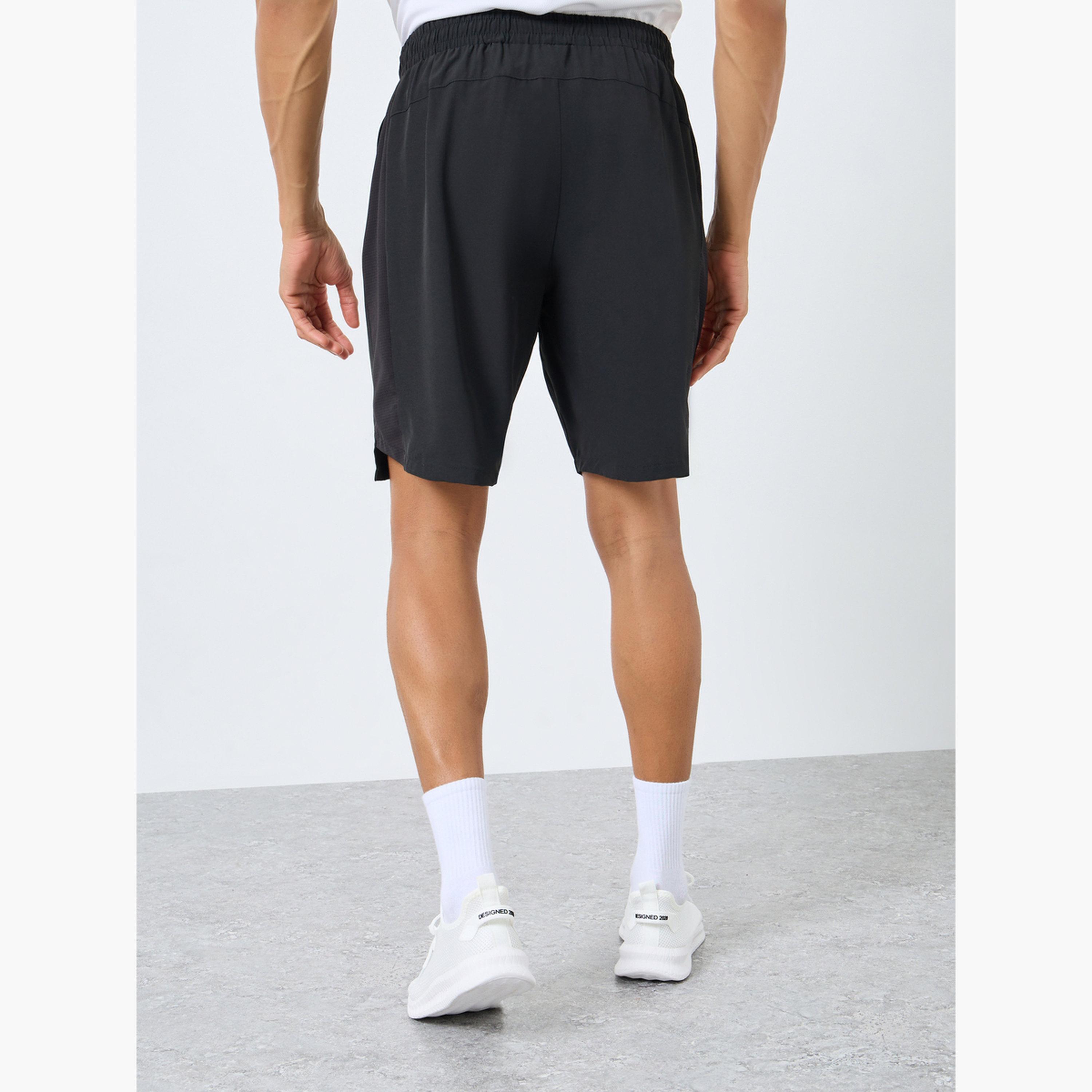 ستايلي - شورت جري رياضي رجالي بقصّة عادية-men-clothing-sportswearandactivewear-bottoms-shorts-image-4