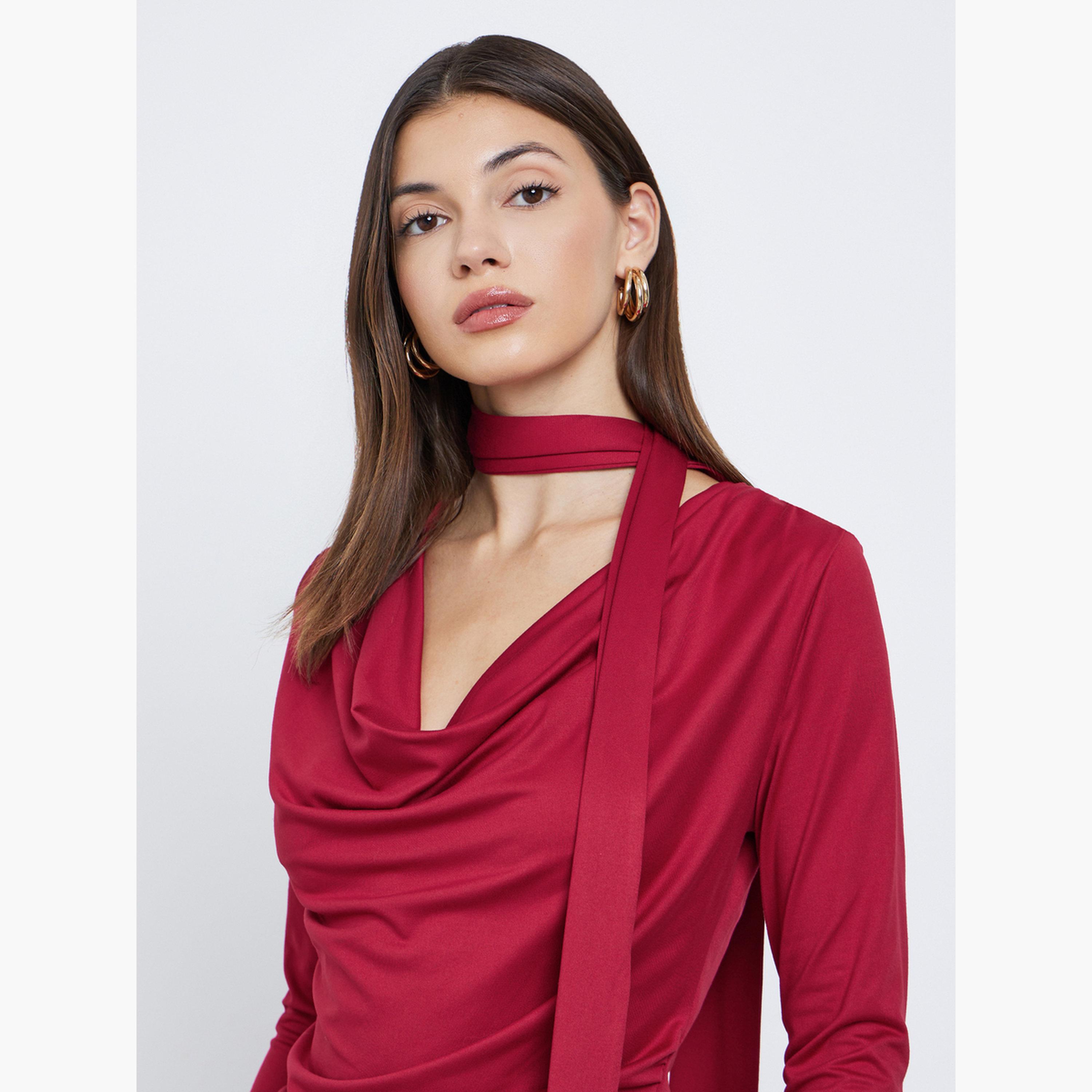 ستايلي - بلوزة حمراء محبوكة برقبة دائرية مع وشاح للرقبة-women-clothing-shirtsandblouses-blouses-image-3