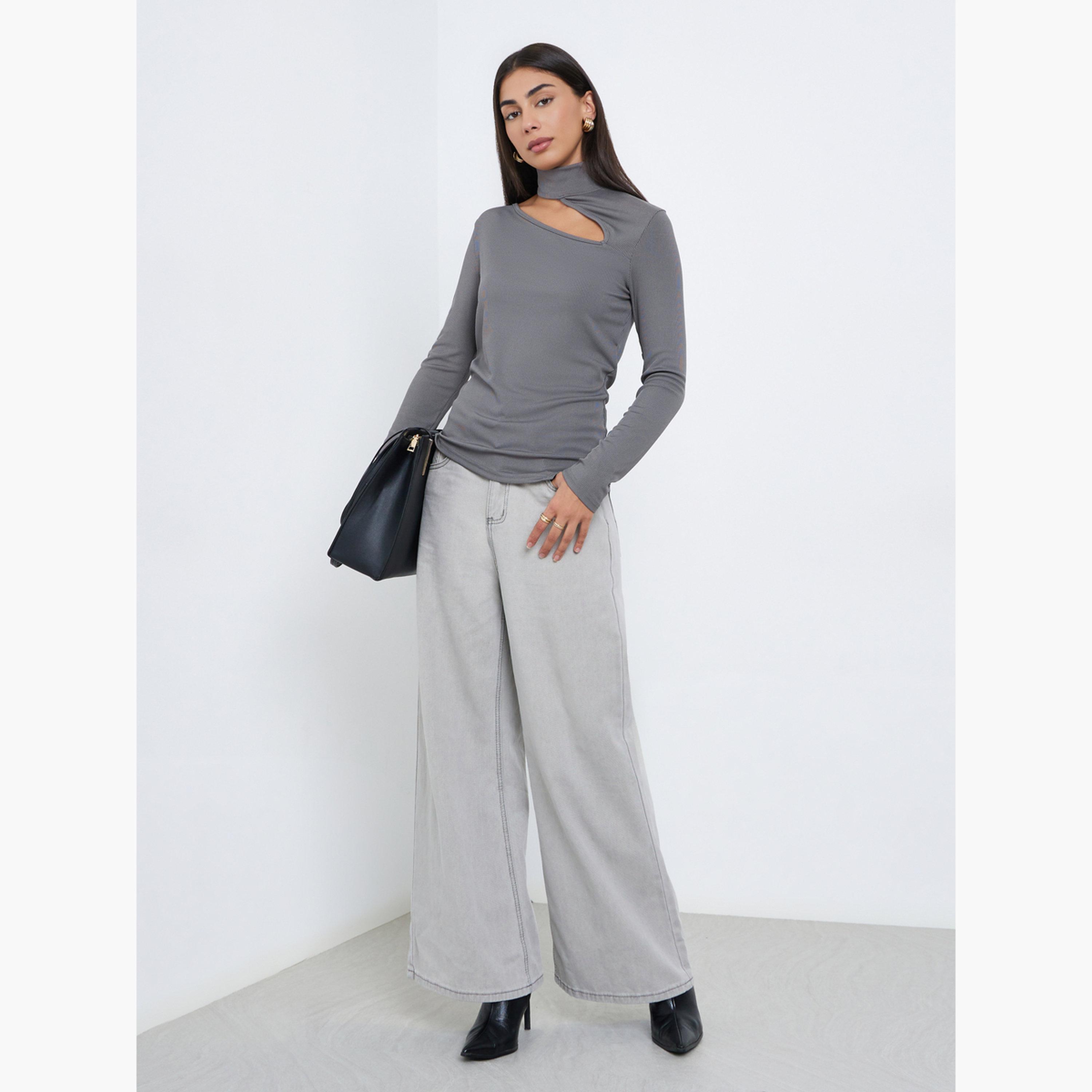 ستايلي - بلوزة محبوكة لون فحمي مع تفاصيل مقصوصة-women-clothing-tshirts-image-2