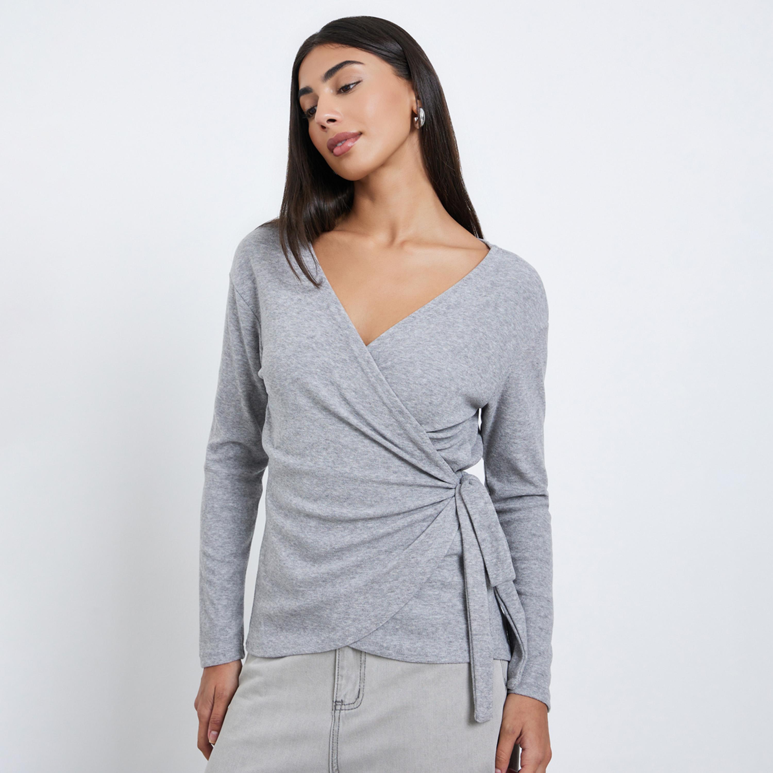 ستايلي - بلوزة رمادية سادة بأكمام طويلة ومحبوكة-women-clothing-shirtsandblouses-blouses-image-1
