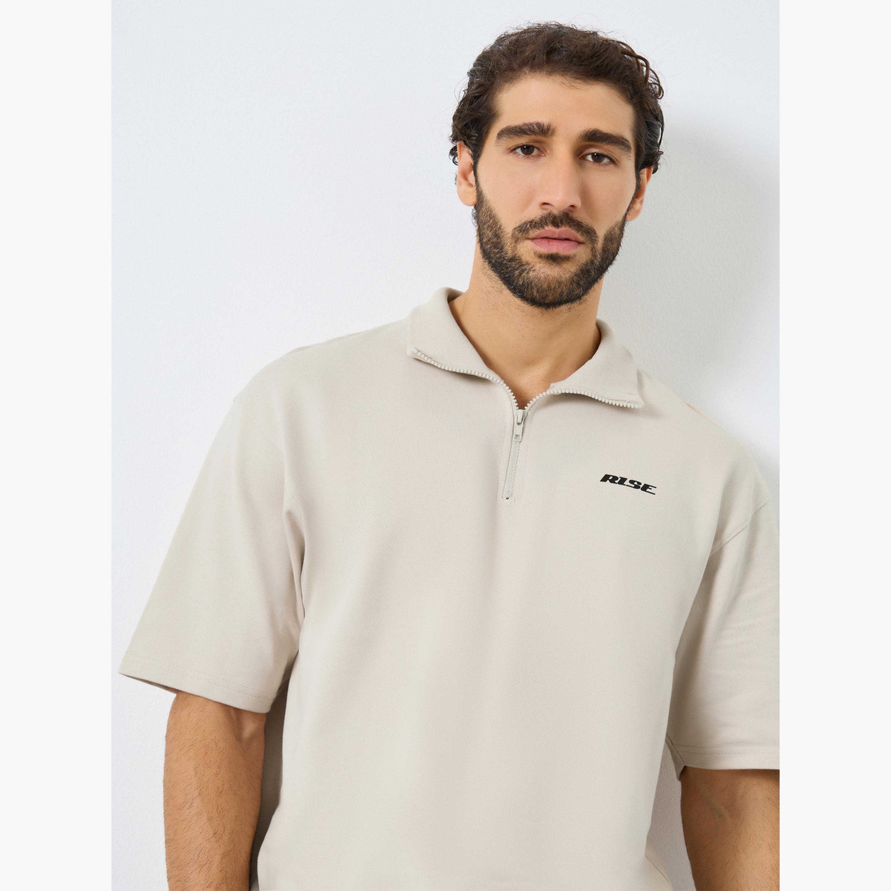 Styli Printed Collared Short Sleeves Relaxed Fit Men's Quarter Zip Polo T-shirt-men-winterwear-hoodiesandsweatshirts-image-3