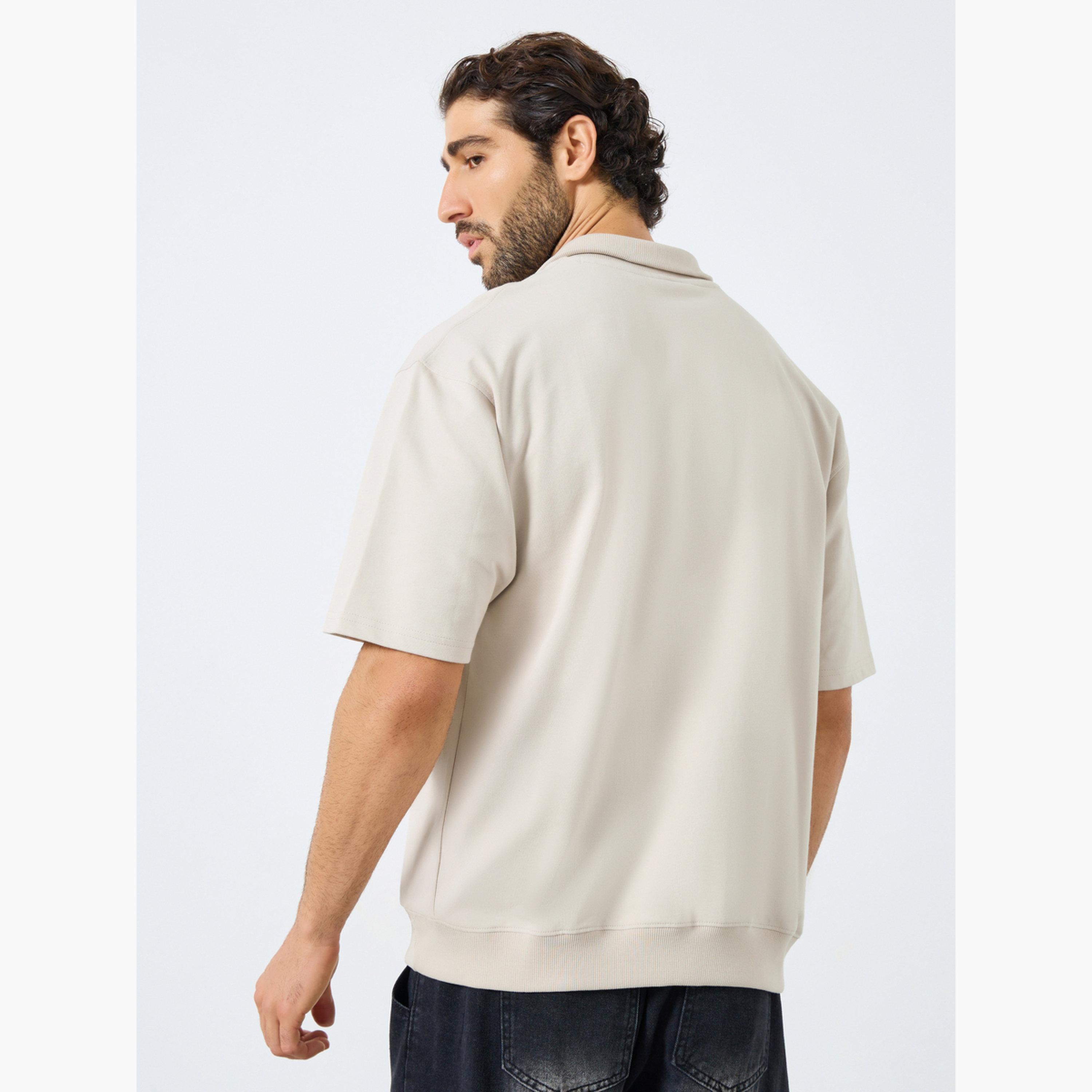 Styli Printed Collared Short Sleeves Relaxed Fit Men's Quarter Zip Polo T-shirt-men-winterwear-hoodiesandsweatshirts-image-4