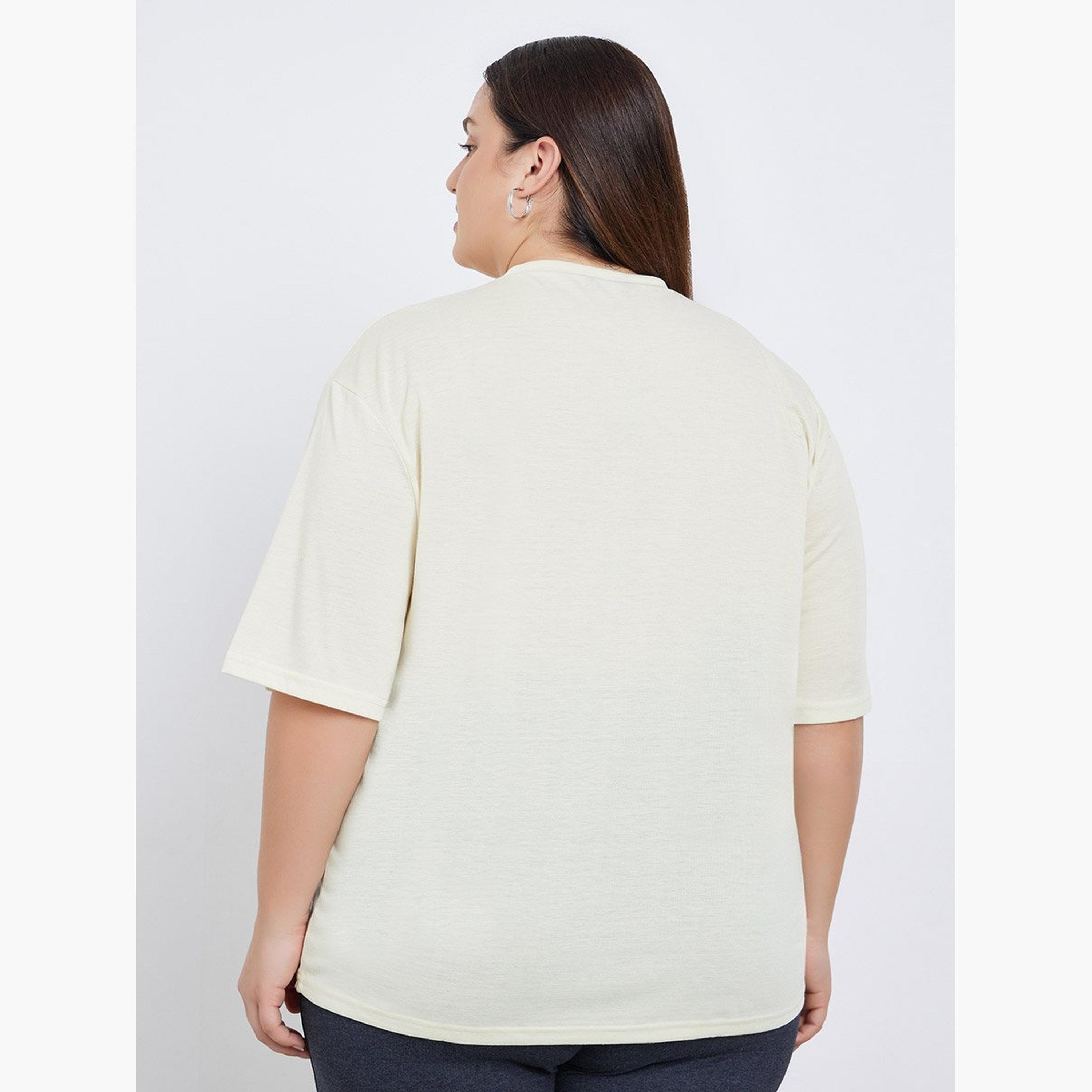 ستايلي - تي شيرت أصفر بطباعة جرافيكية مقاس كبير-women-clothing-tshirts-image-5