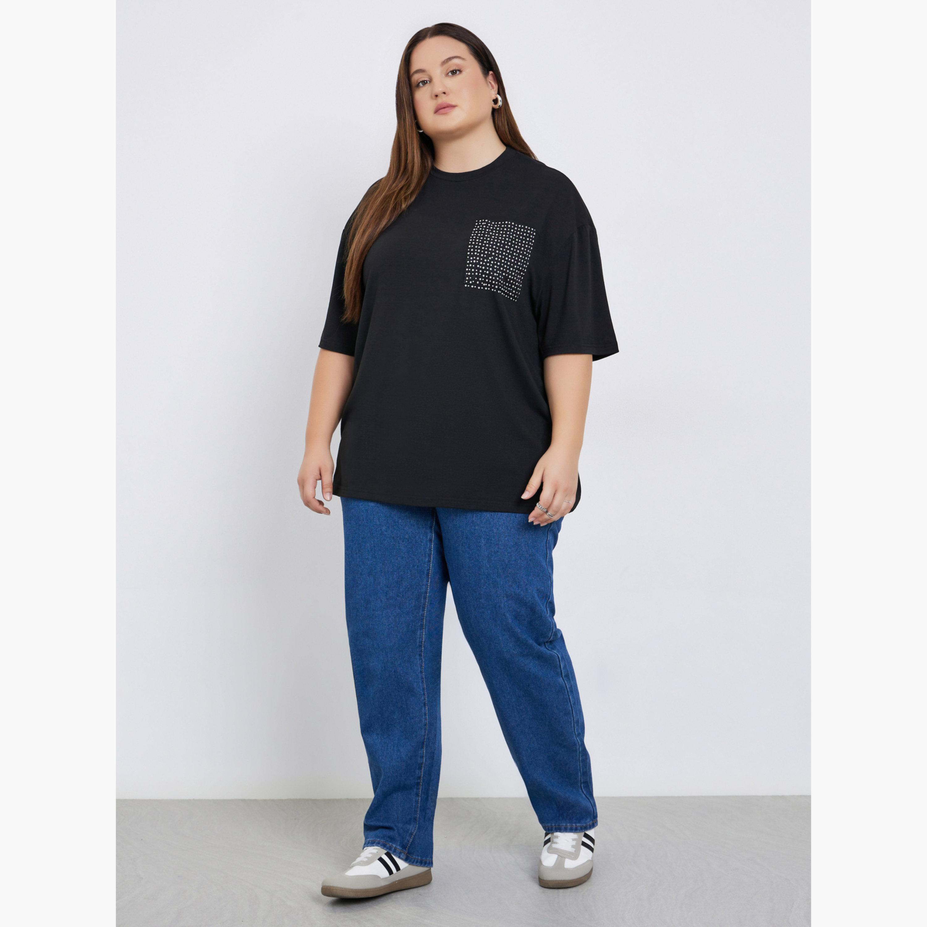 ستايلي - تي شيرت أسود مقاس كبير مع تفاصيل جيوب مرصعة-women-clothing-tshirts-image-2