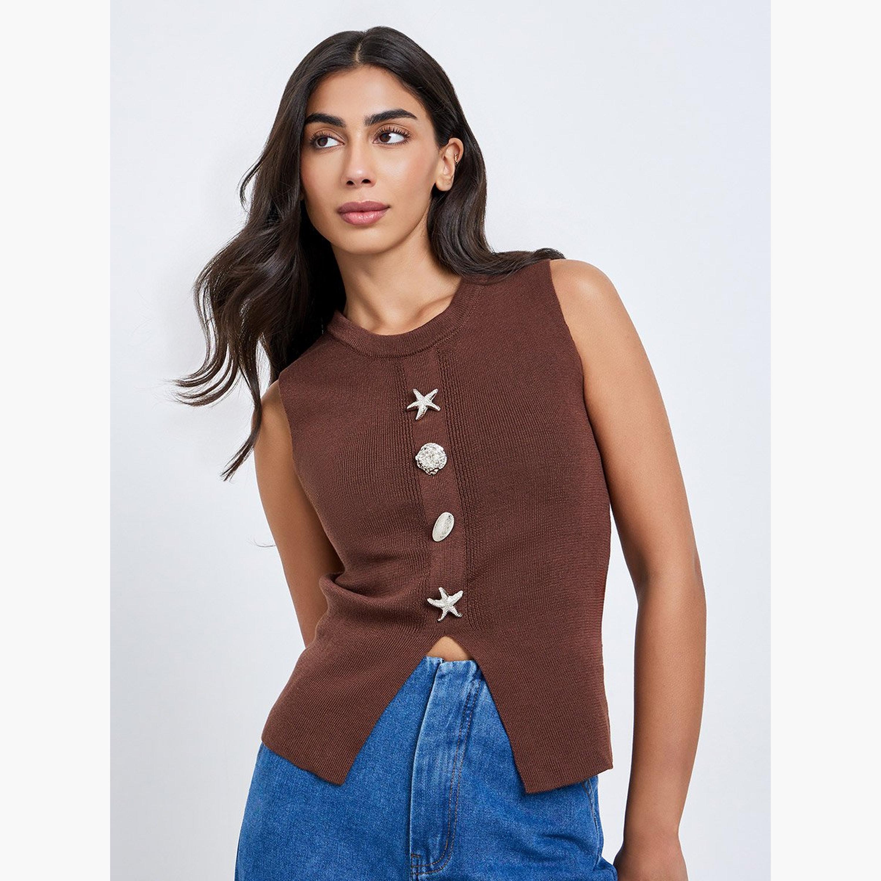 ستايلي - سترة بنية اللون محبوكة بدون أكمام مع لمسات معدنية-women-clothing-shirtsandblouses-blouses-image-3