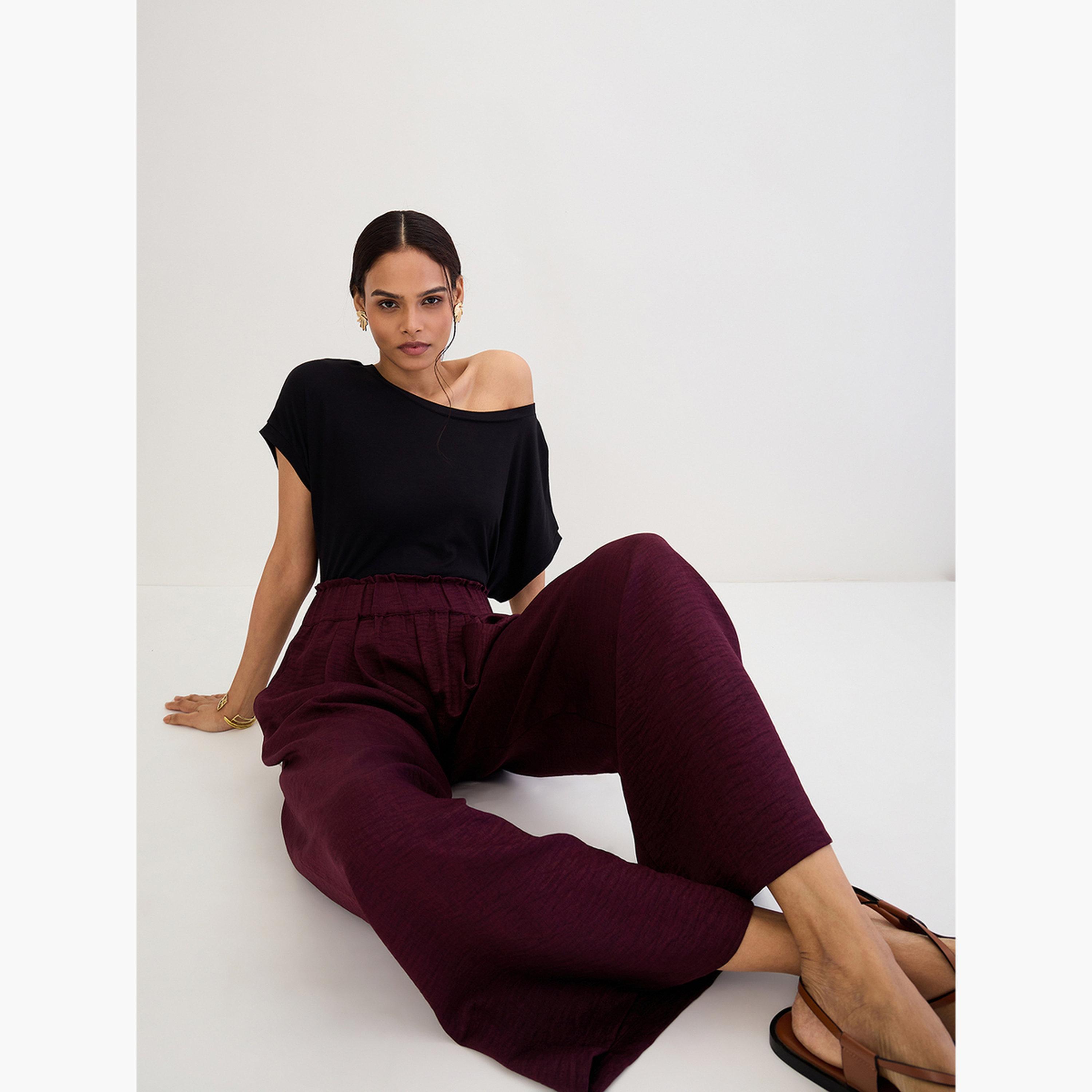 فيميلا - بنطال برغندي واسع الساق مع طيات-women-clothing-bottoms-trousers-image-3