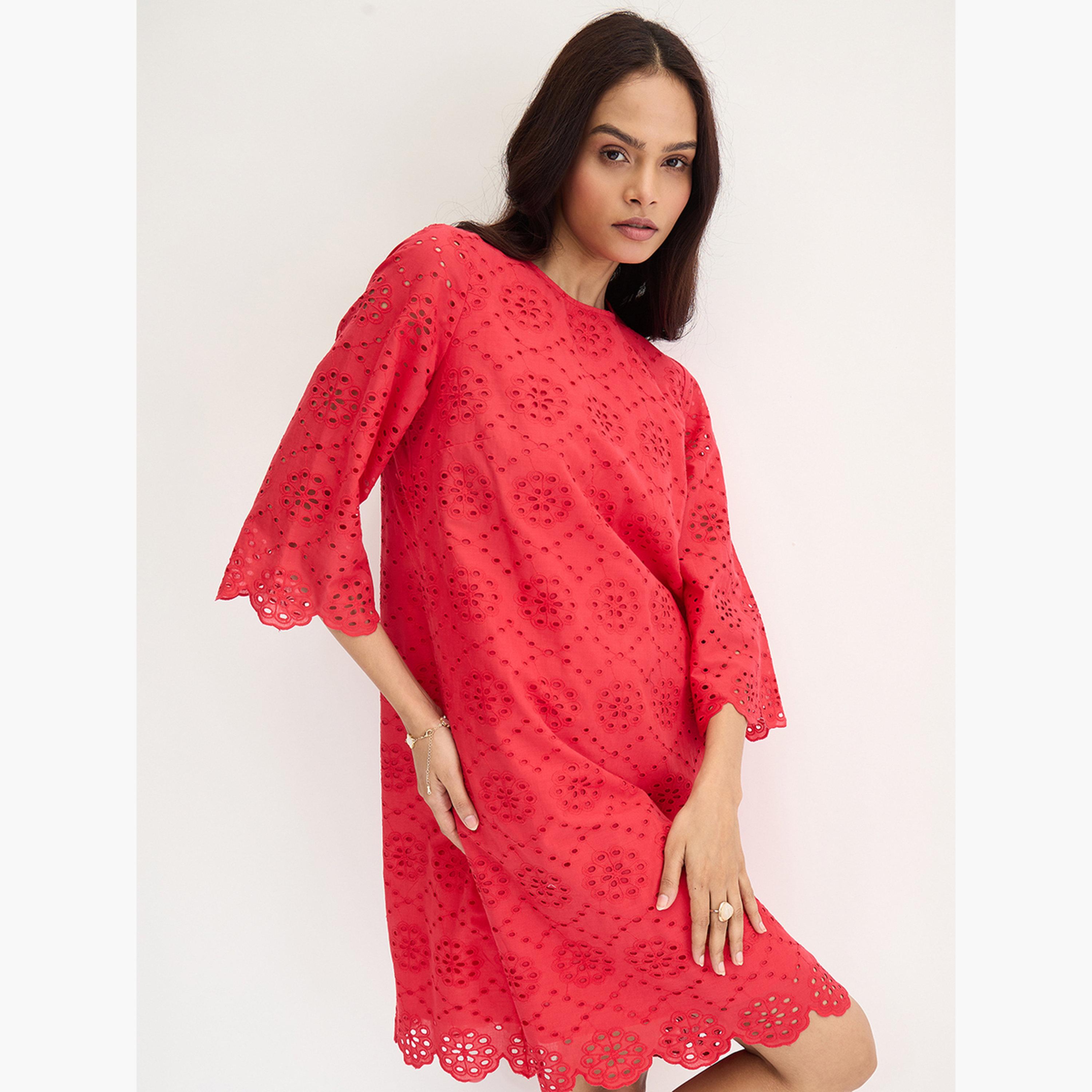 فيميلا - فستان شيفلي قطني أحمر بطول الركبة-women-clothing-dresses-image-7
