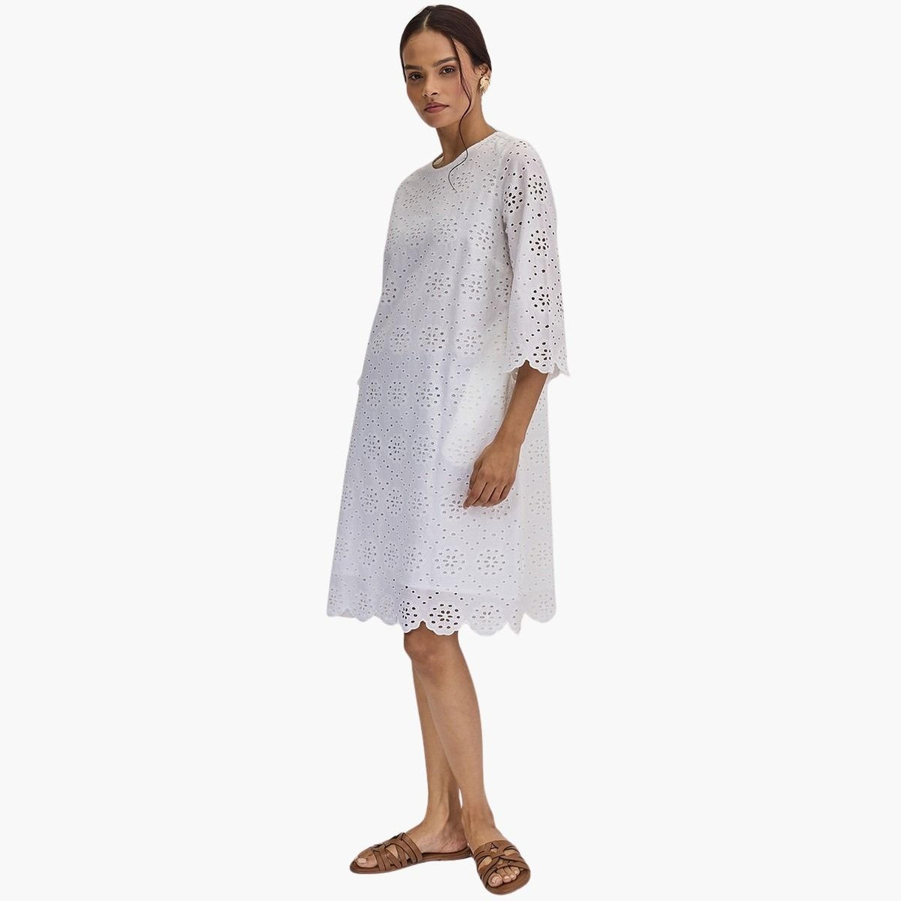 فيميلا - فستان شيفلي قطني أبيض بطول الركبة-women-clothing-dresses-image-3