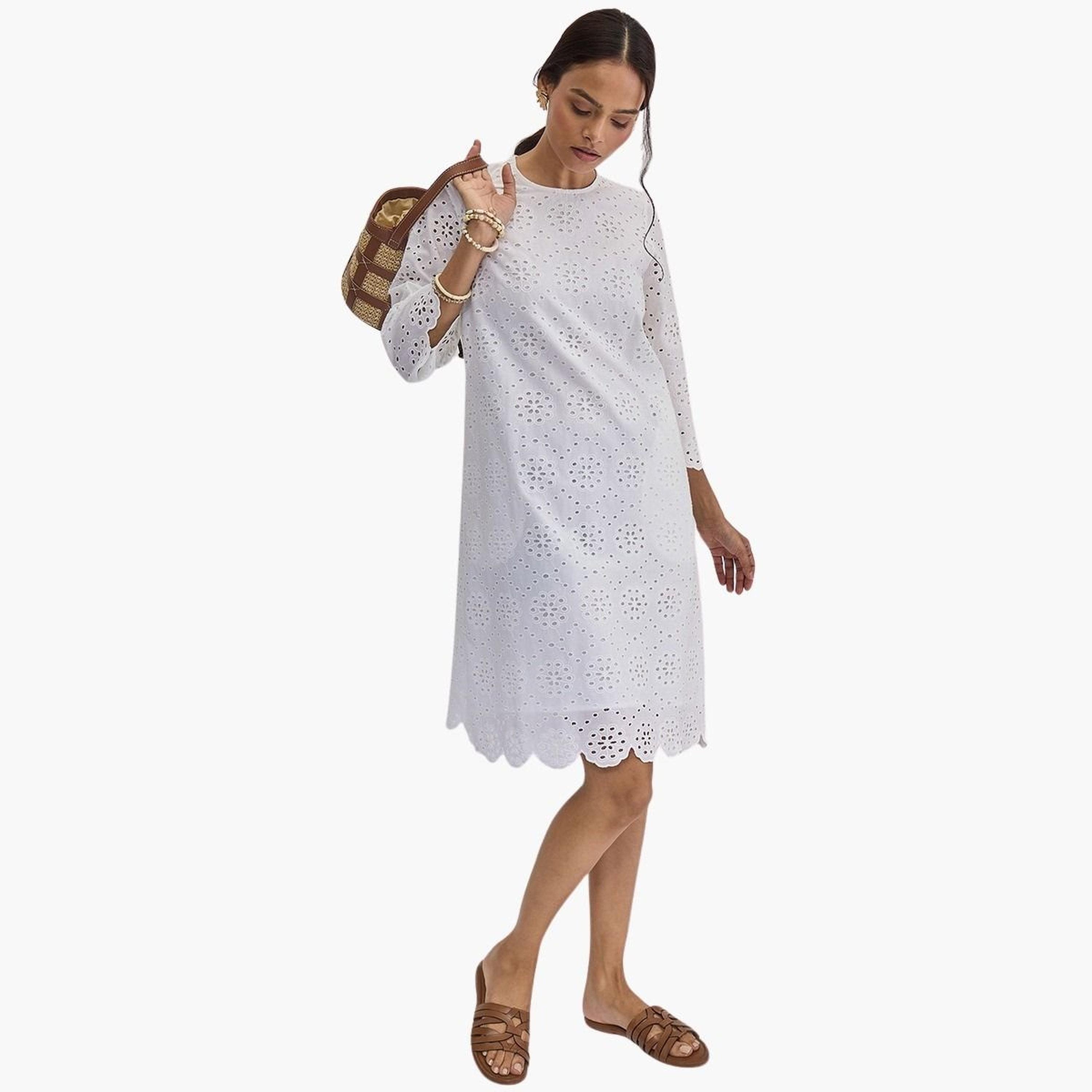 فيميلا - فستان شيفلي قطني أبيض بطول الركبة-women-clothing-dresses-image-7