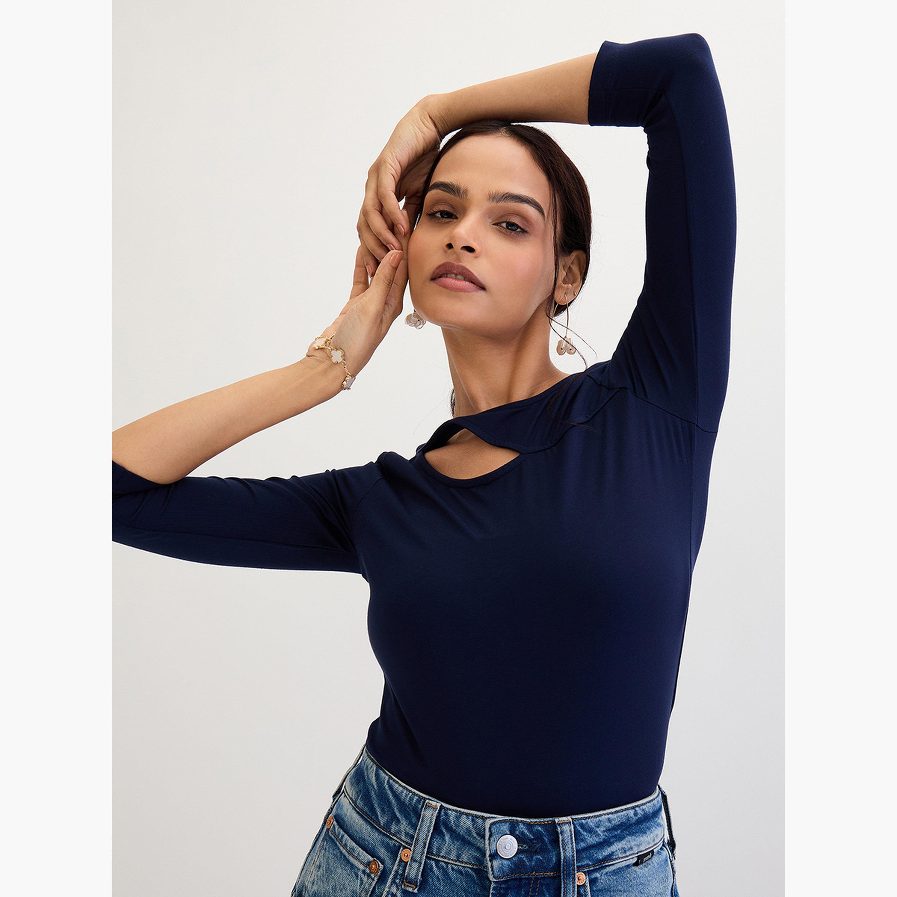 فيميلا - بلوزة محبوكة بفتحات مودال لون أزرق الداكن-women-clothing-tshirts-image-4