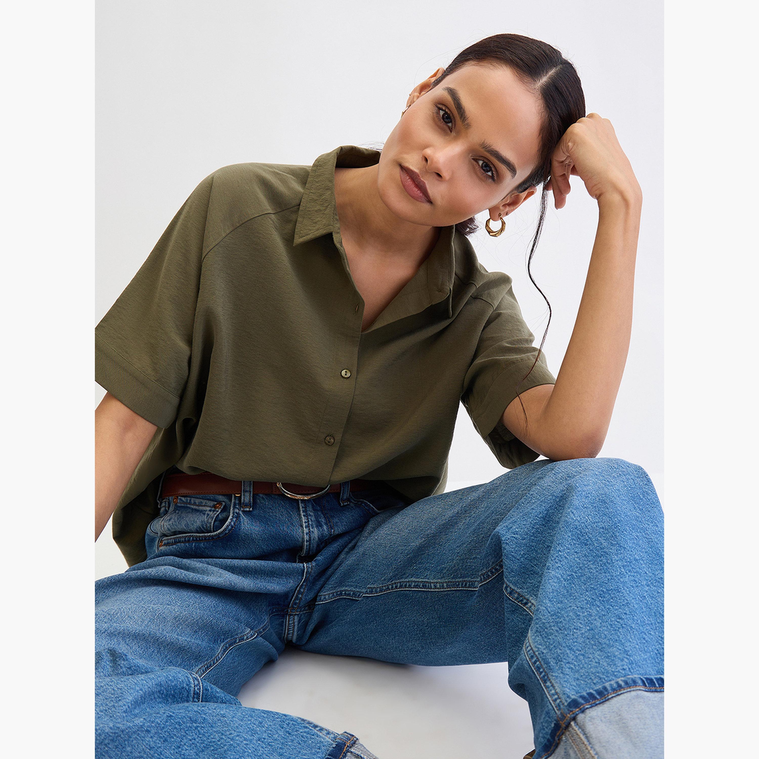 فيميلا - قميص زيتوني بأكمام راجلان كبيرة الحجم-women-clothing-shirtsandblouses-shirts-image-4