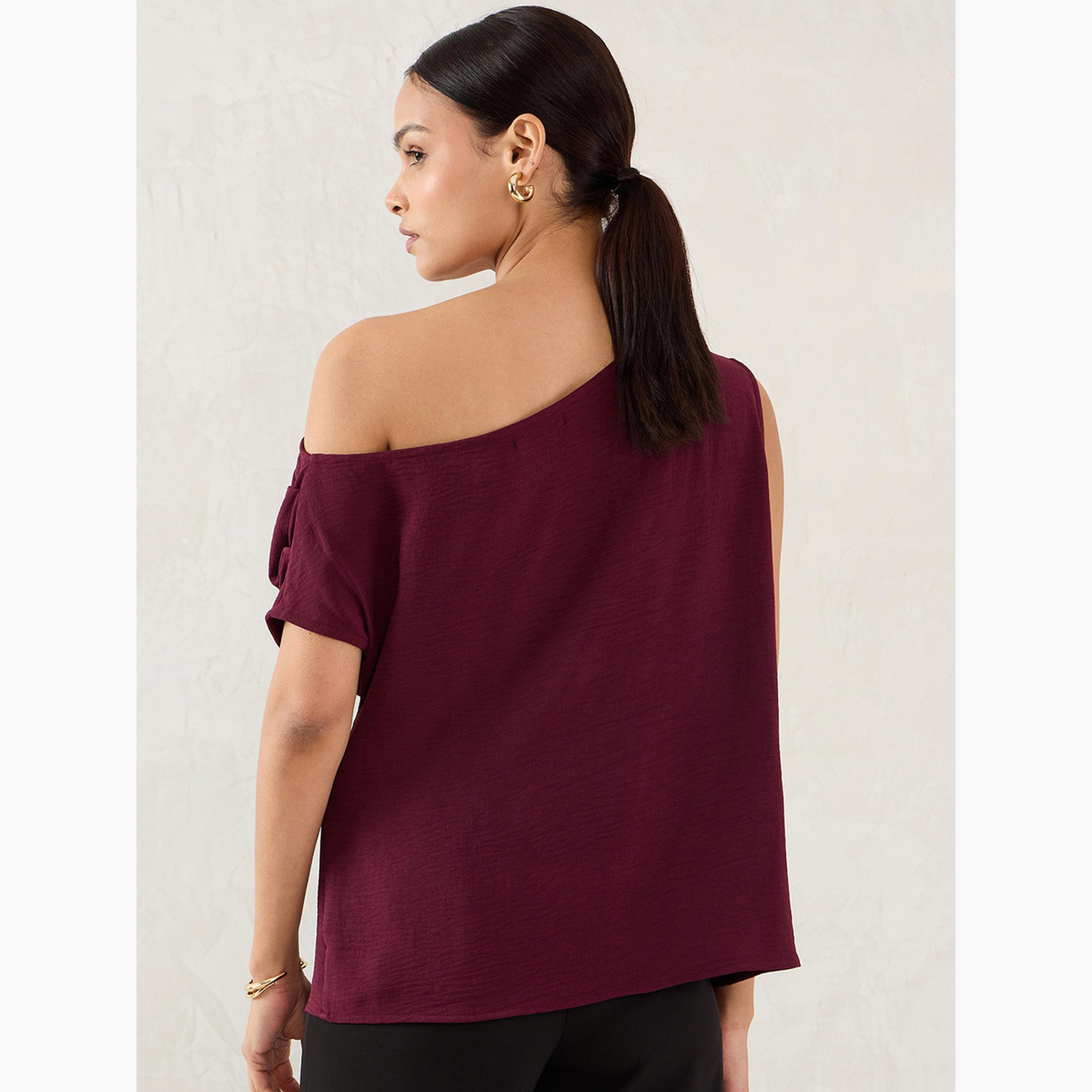 فيميلا - بلوزة برغندي بكتف واحد بدون أكمام-women-clothing-shirtsandblouses-blouses-image-2