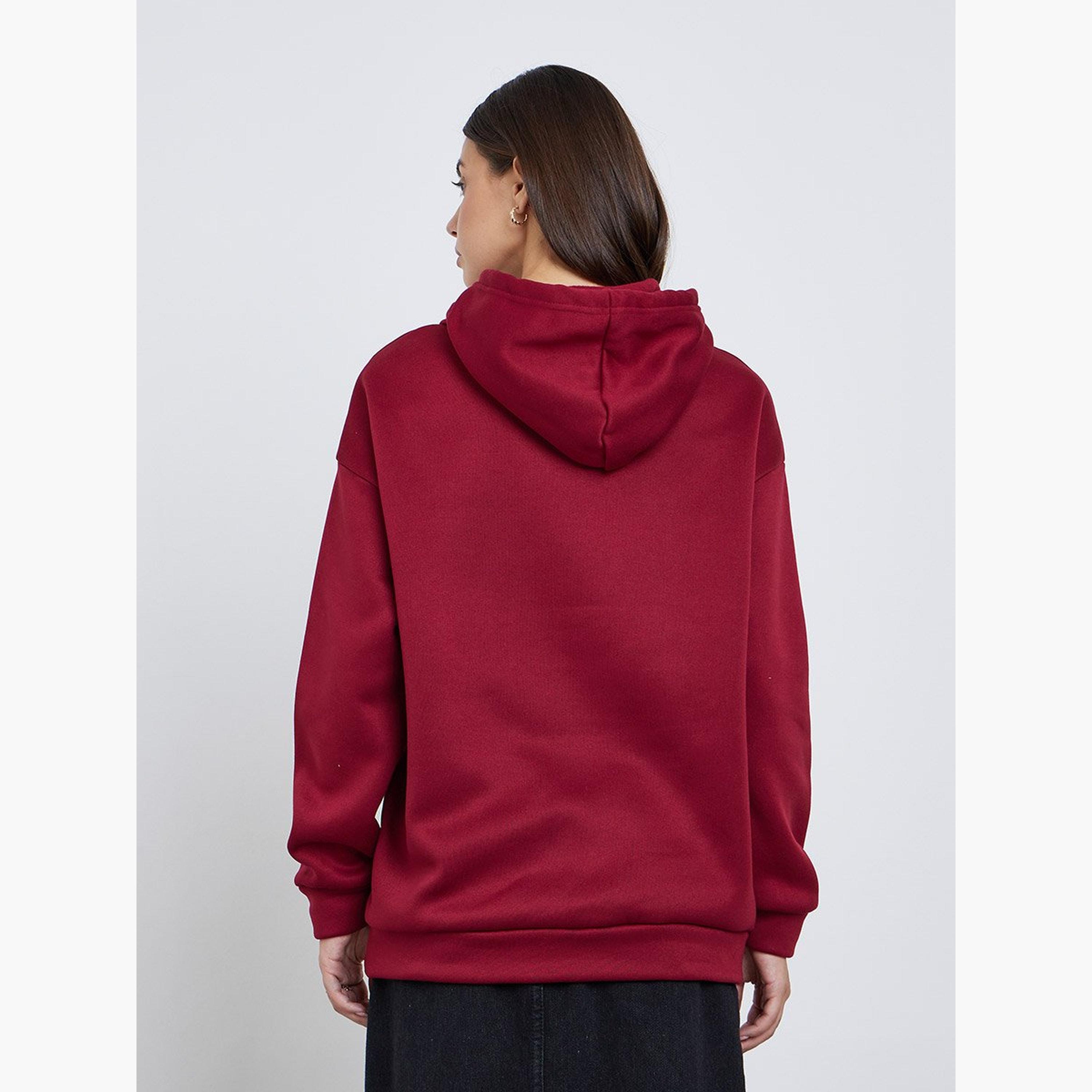 تيك تو - هودي للنساء مقاس كبير مطبوع عليه شعار باللون الأحمر-women-clothing-hoodiesandsweatshirts-hoodies-image-5