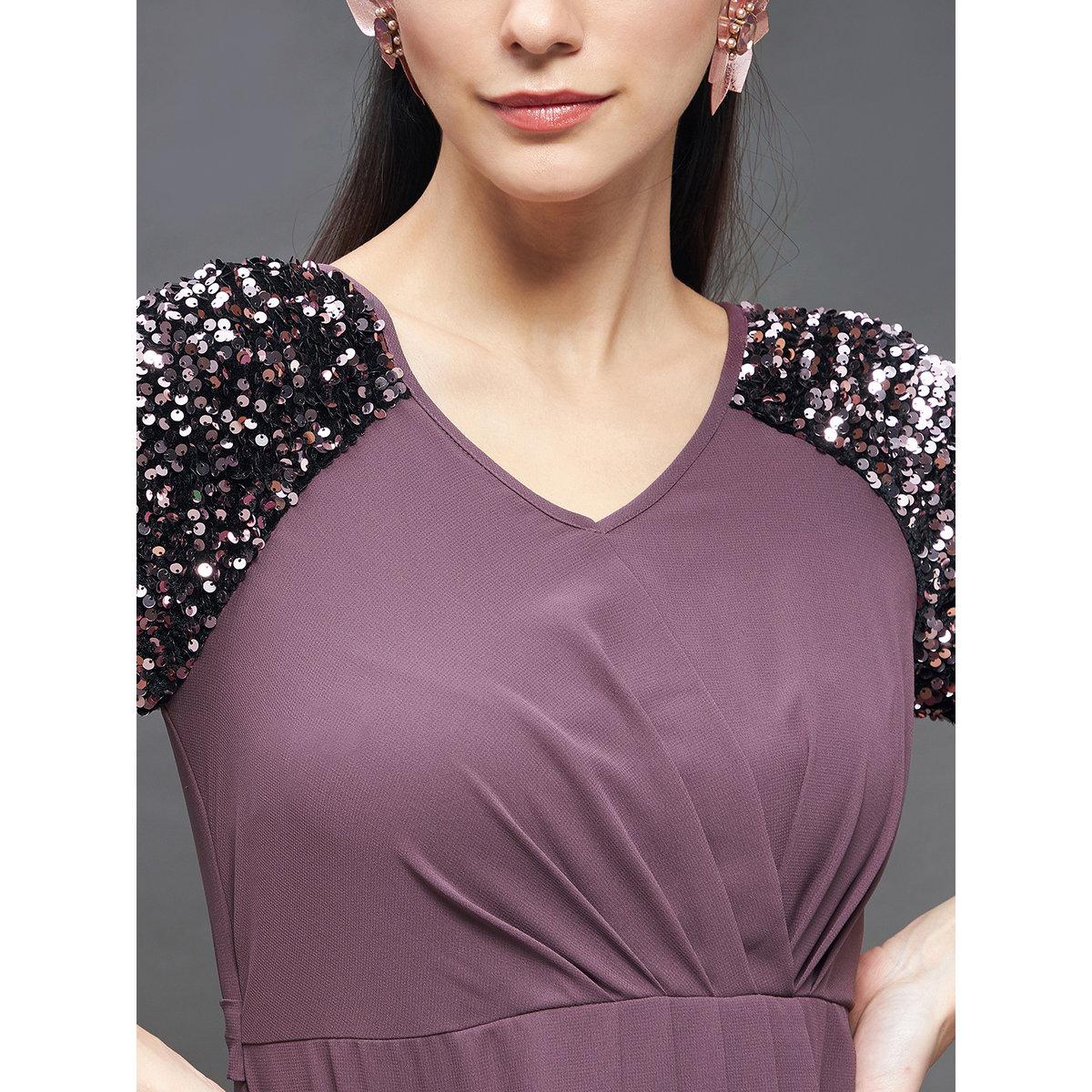 فستان طويل مُنمق بتفاصيل كسرات-women-clothing-dresses-image-4