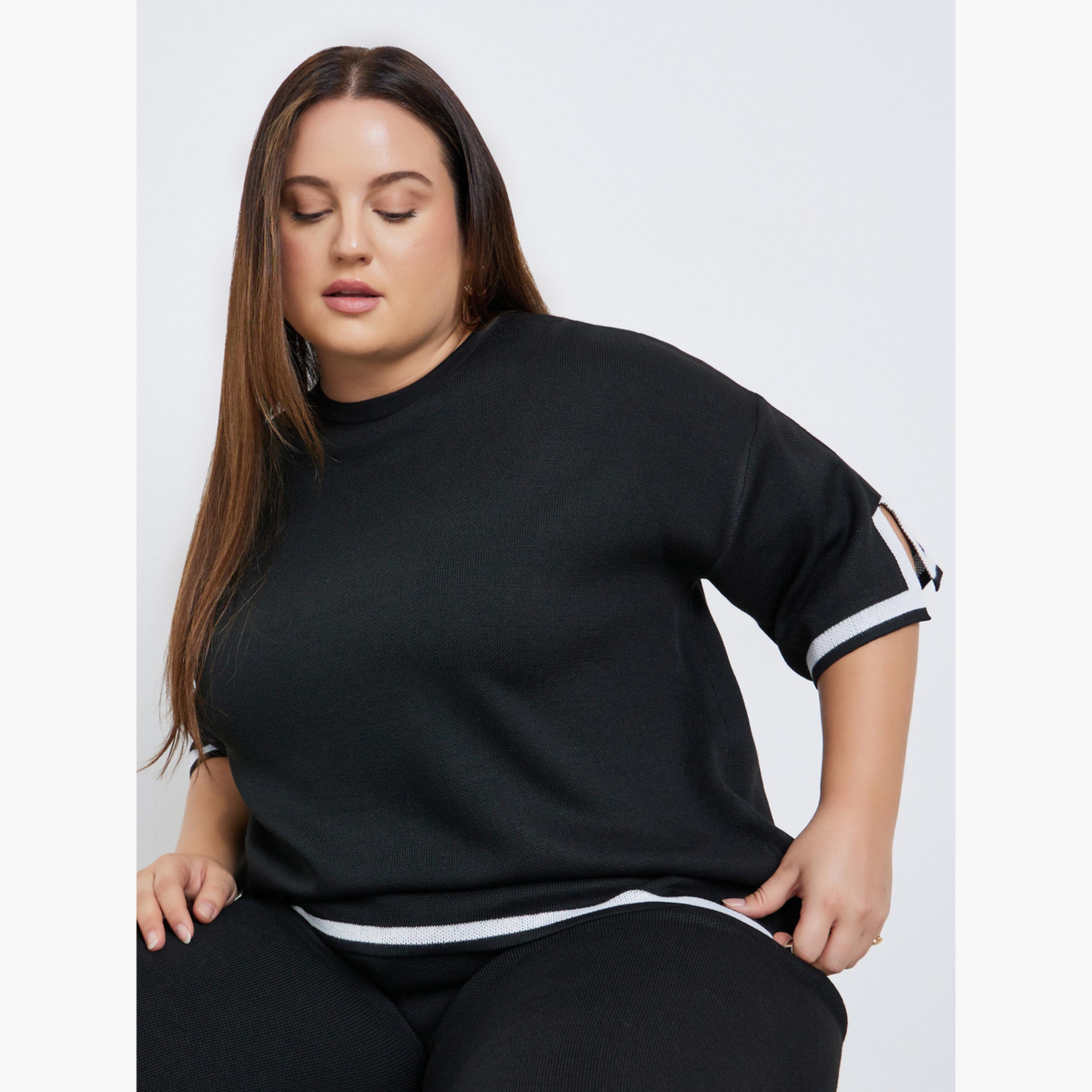 ستايلي - بلوزة محبوكة مربعة الشكل مع حواف متباينة وكتف منسدلة-women-clothing-shirtsandblouses-shirts-image-2