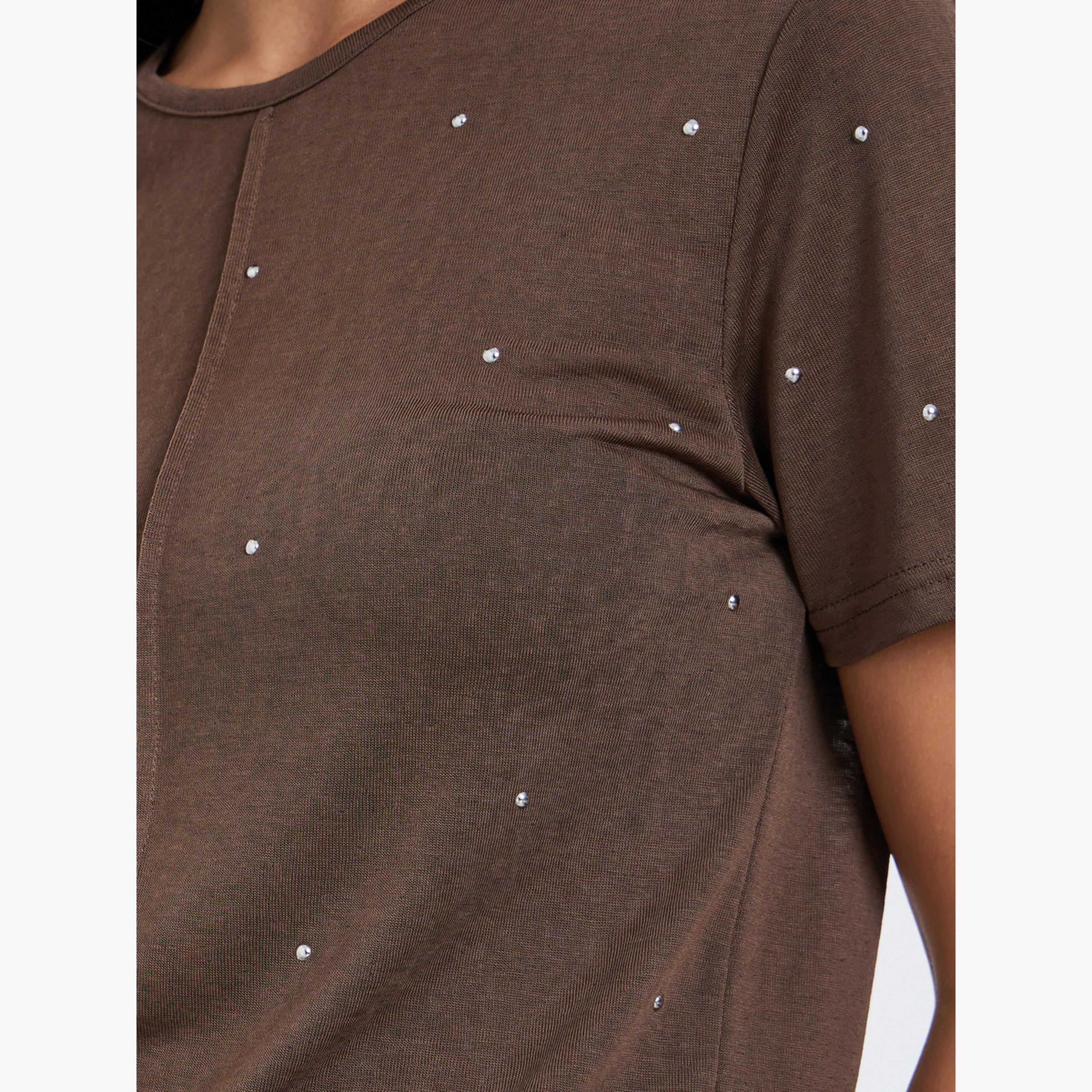 ستايلي - تي شيرت بني مزخرف بأكمام قصيرة-women-clothing-tshirts-image-3