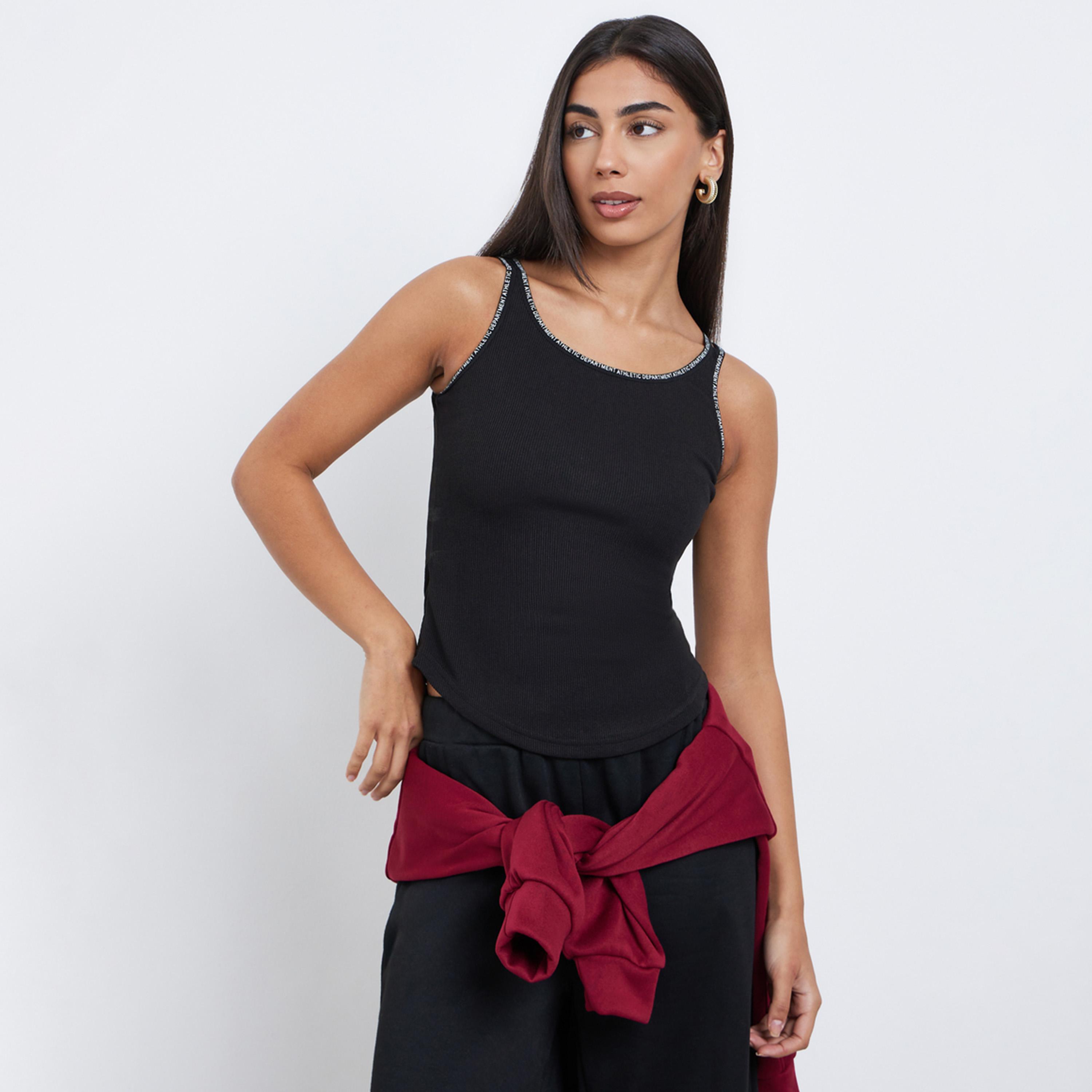 ستايلي - قميص داخلي مضلع بتفاصيل ربط الشعار لون أسود-women-clothing-tshirts-image-1
