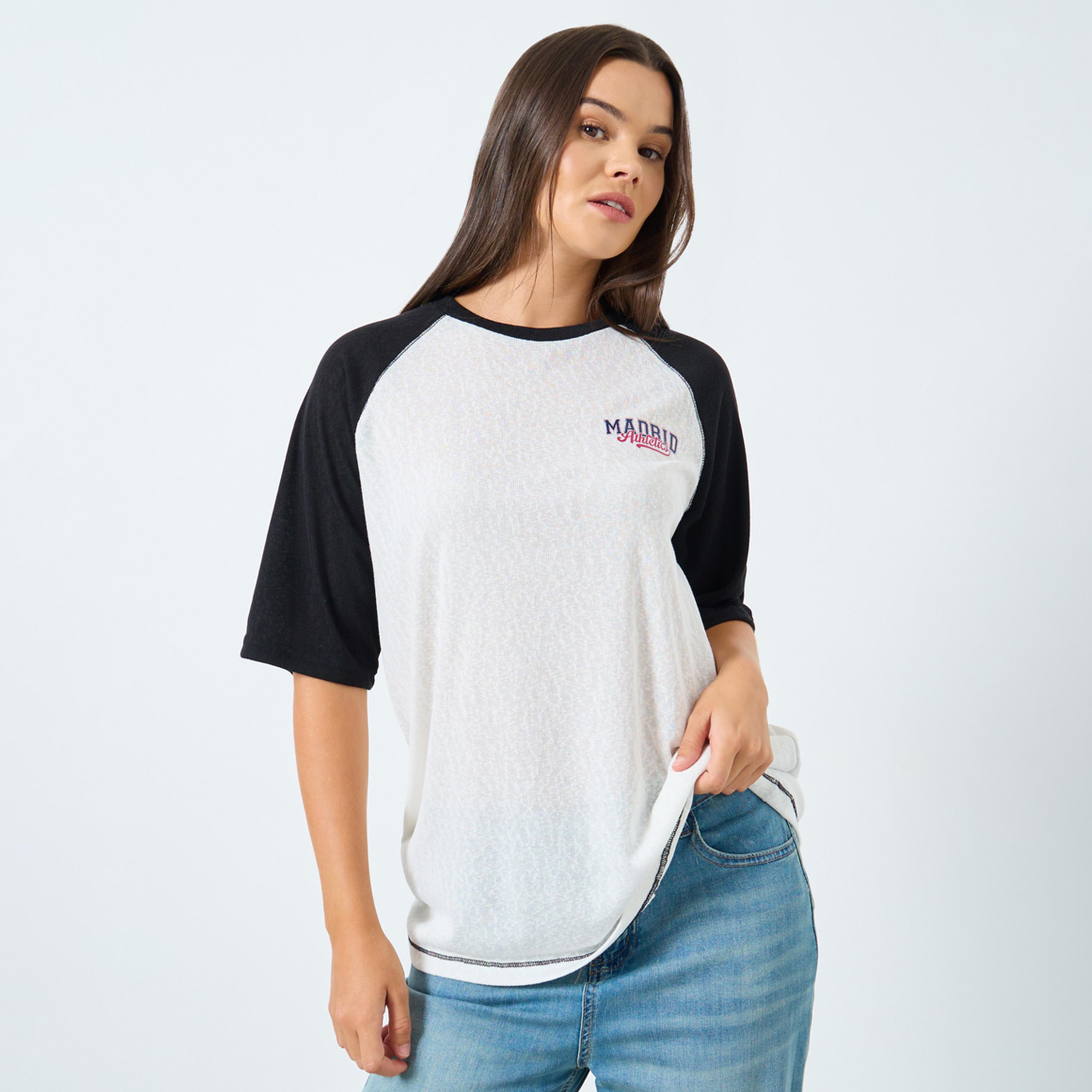ستايلي - تي شيرت أبيض مقاس كبير اوفر سايز  بأكمام راجلان-women-clothing-tshirts-image-1