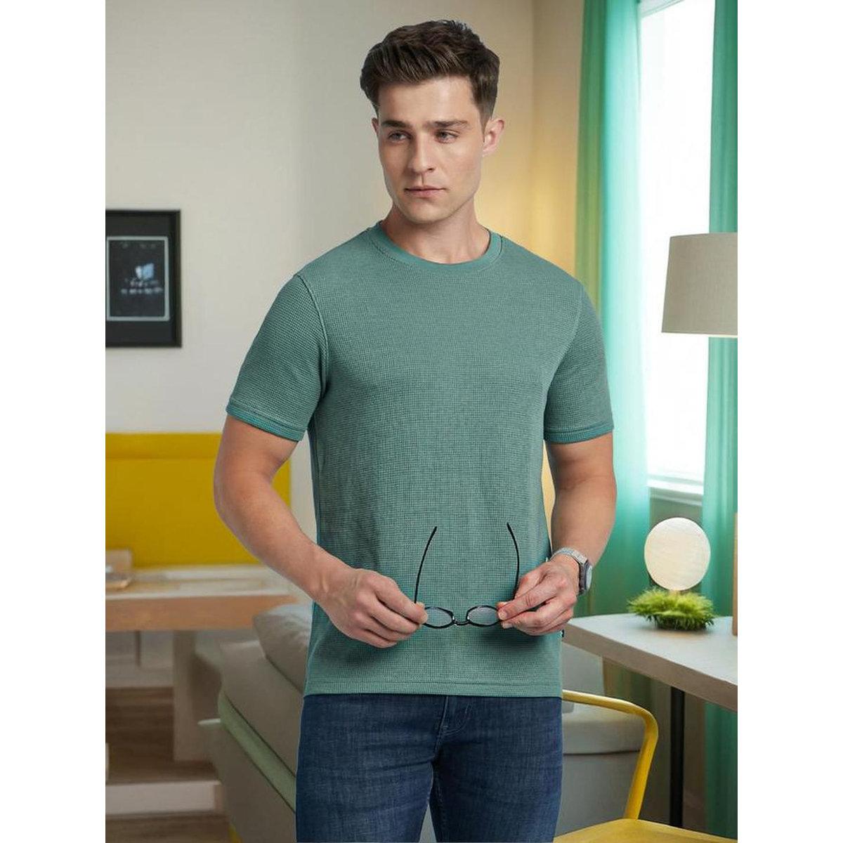 تيشيرت بقصة عادية ومحبوك بنمط وافل-men-clothing-tshirtsandpolos-tshirts-image-1