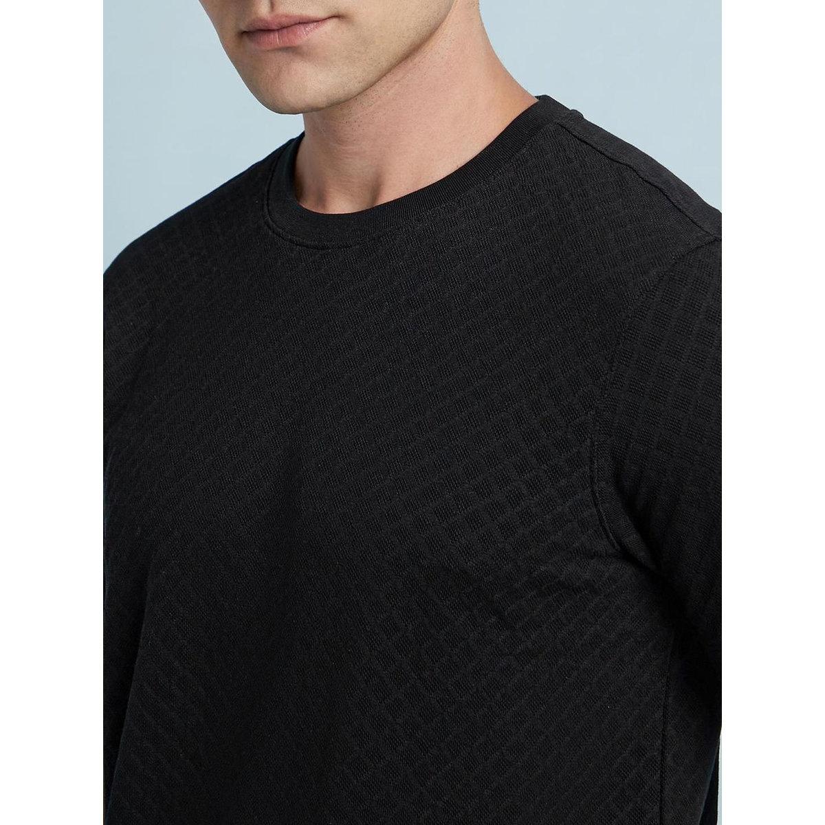 تيشيرت بقصة عادية وتفاصيل بارزة الملمس-men-clothing-tshirtsandpolos-tshirts-image-4