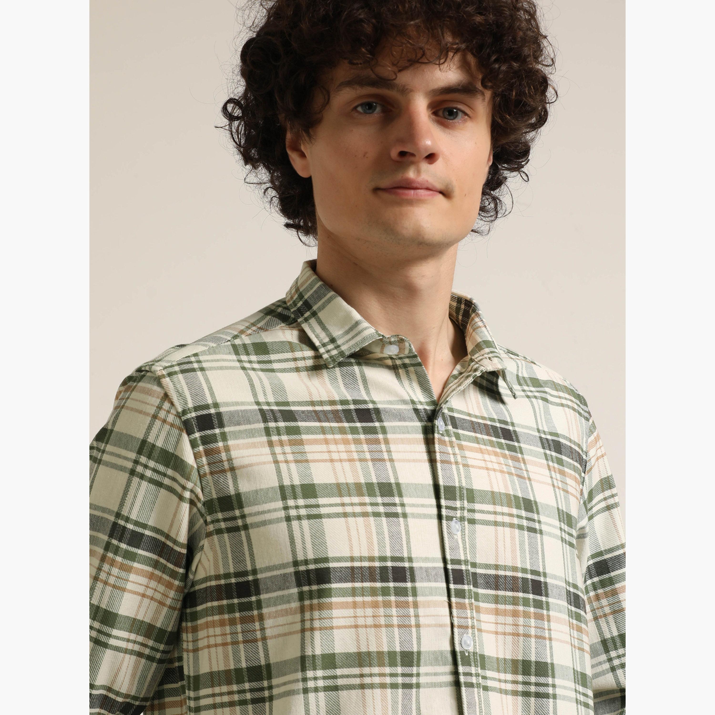 بوشيرت - قميص رجالي كاجوال منقوش لون أخضر-men-clothing-shirts-image-4