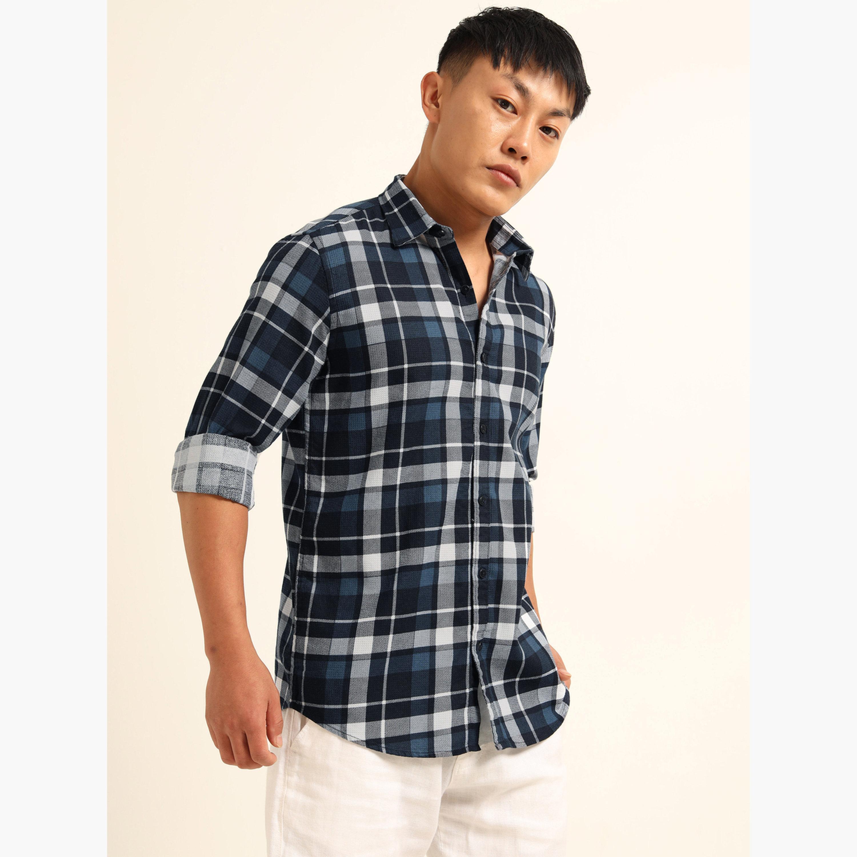 بوشيرت - قميص رجالي أزرق داكن منقوش بياقة واسعة-men-clothing-shirts-image-1