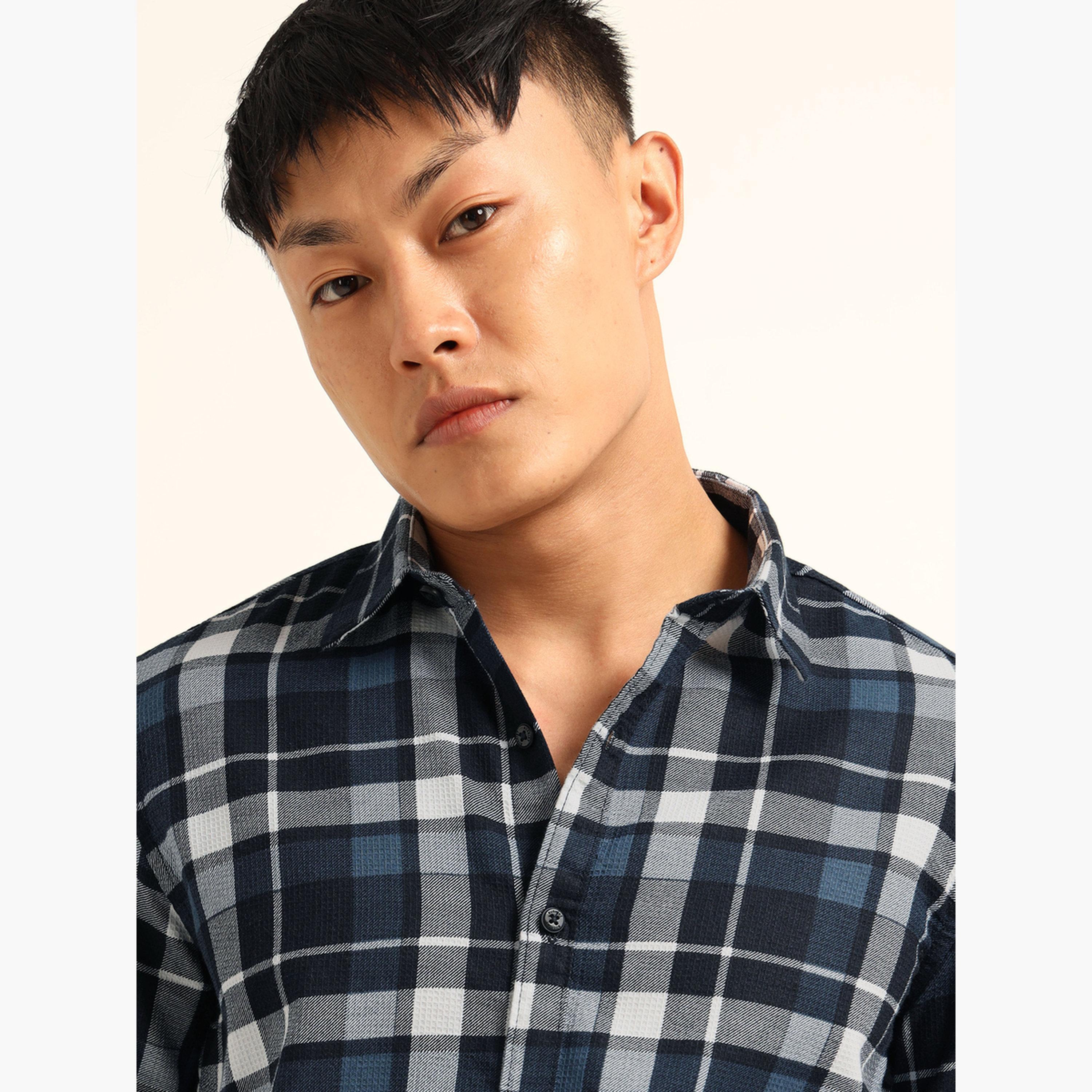 بوشيرت - قميص رجالي أزرق داكن منقوش بياقة واسعة-men-clothing-shirts-image-5
