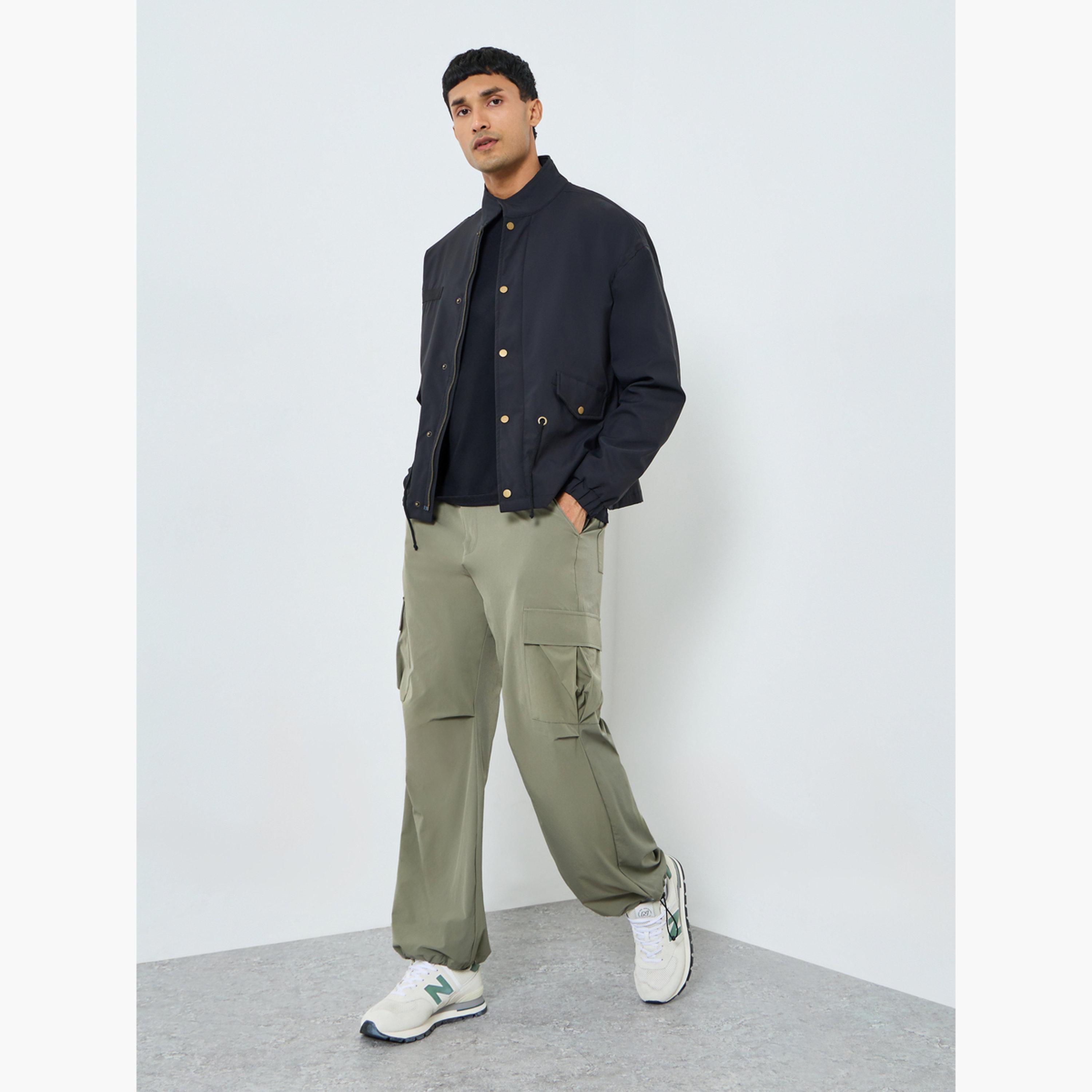 جاكيت سادة بقصة مريحة وسحَّاب غلق-men-clothing-jacketsandblazers-jackets-image-4