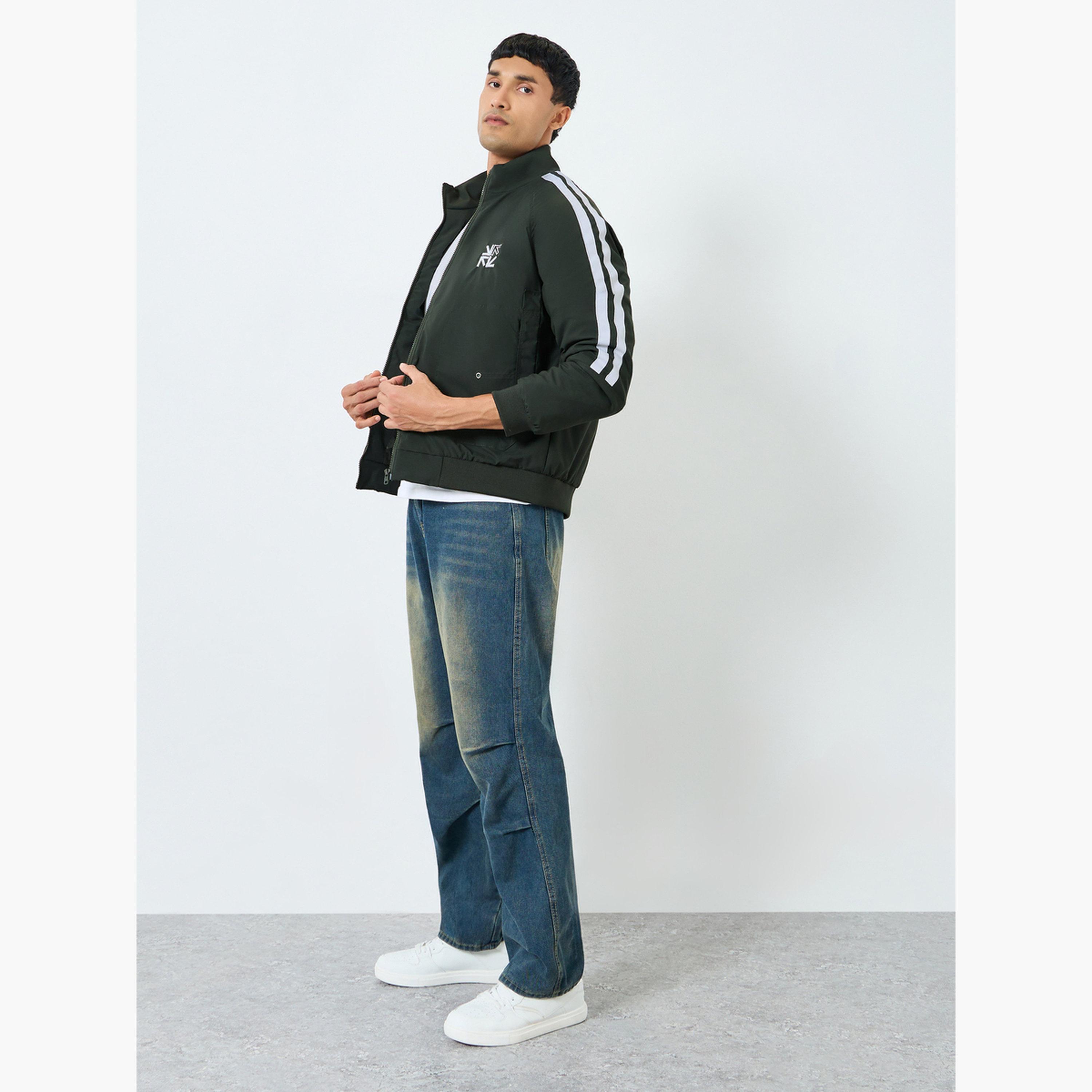 جاكيت مخطط بقصة مريحة وسحَّاب غلق-men-clothing-jacketsandblazers-jackets-image-2