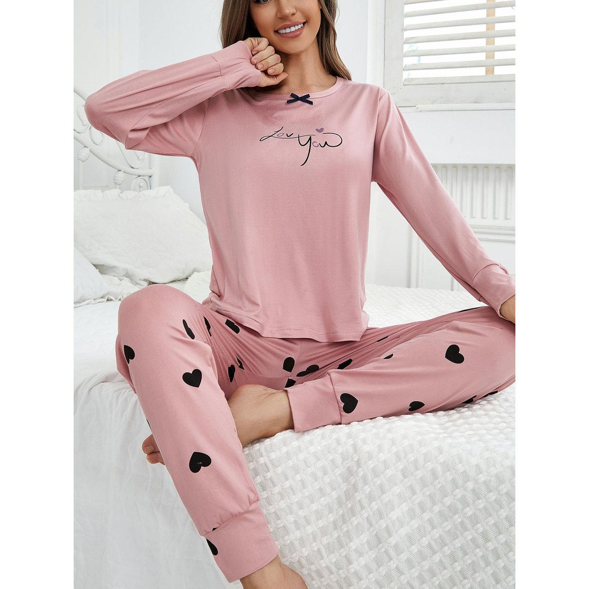 طقم من بنطال بيجاما وتيشيرت بطبعة فيونكة-women-clothing-nightwear-pyjamas-longsets-image-3