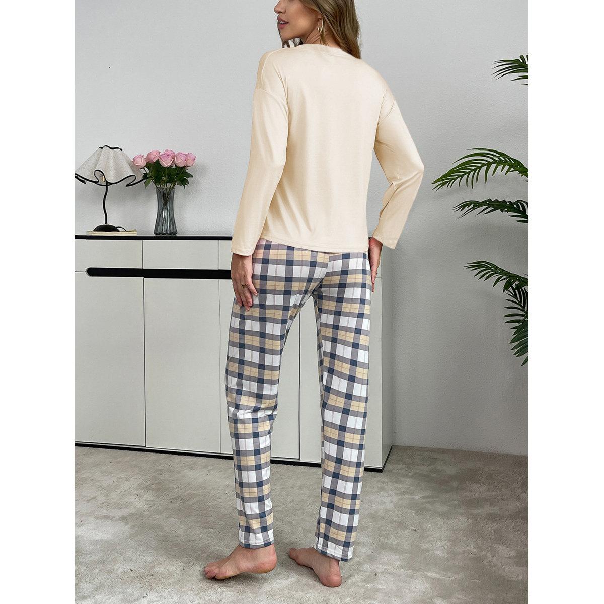 طقم من بنطال بيجاما بطبعة مربعات وتيشيرت سادة-women-clothing-nightwear-pyjamas-longsets-image-2