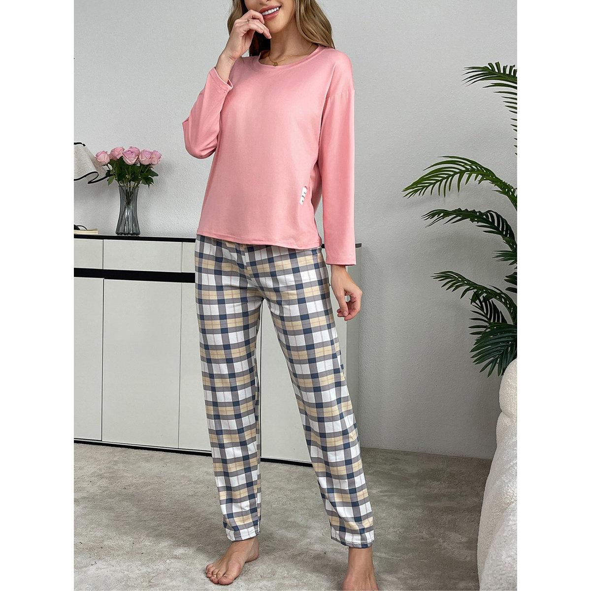 طقم من بنطال بيجاما بطبعة مربعات وتيشيرت سادة-women-clothing-nightwear-pyjamas-longsets-image-4