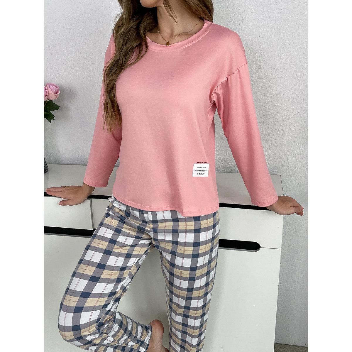 طقم من بنطال بيجاما بطبعة مربعات وتيشيرت سادة-women-clothing-nightwear-pyjamas-longsets-image-6