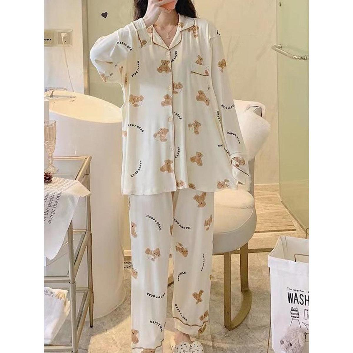 طقم من بنطال بيجاما وتيشيرت بطبعة جرافيك-women-clothing-nightwear-pyjamas-longsets-image-3