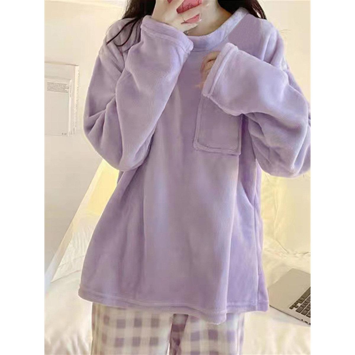 طقم من بنطال بيجاما بطبعة مربعات وبلوزة بتفاصيل جيب-women-clothing-nightwear-pyjamas-longsets-image-5