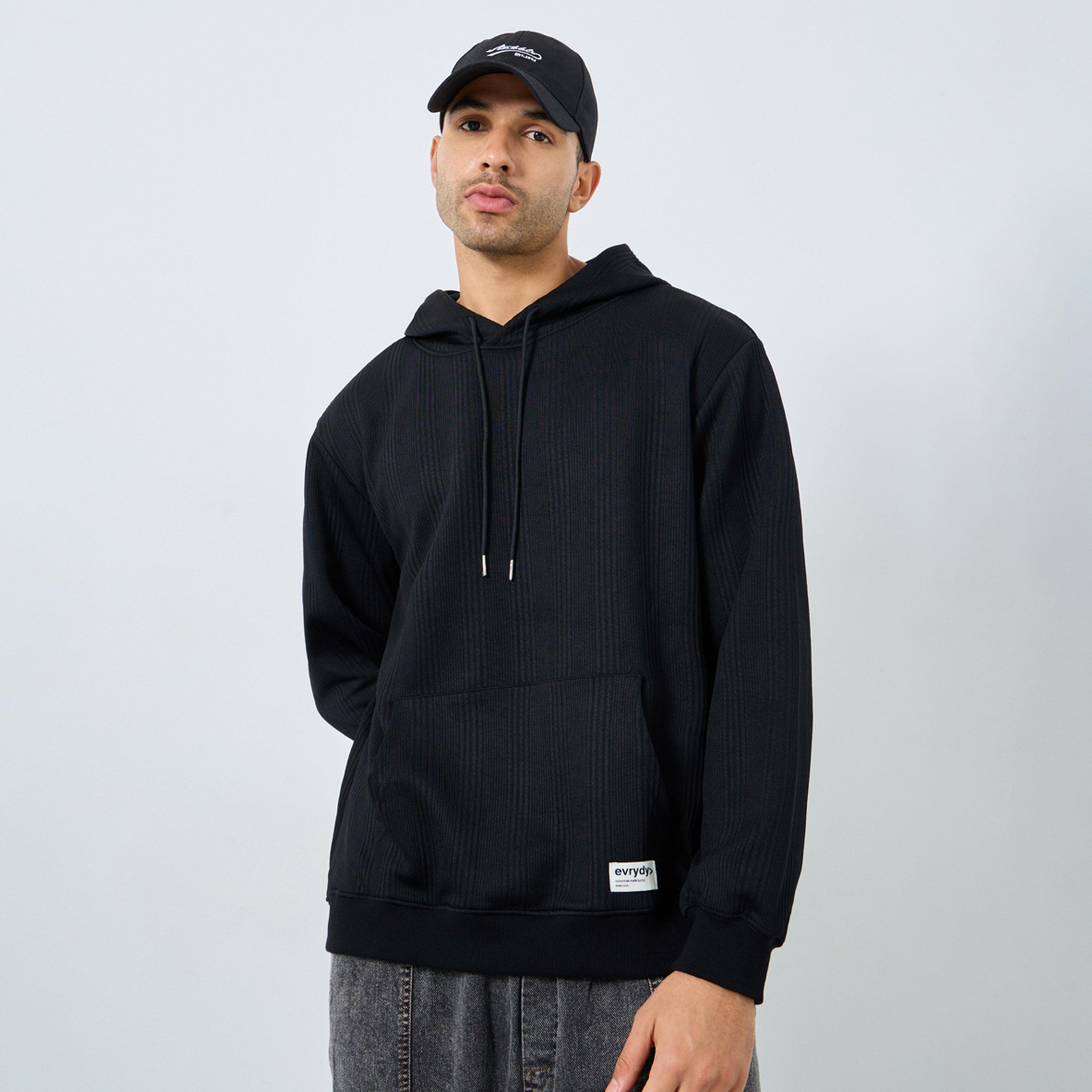 ستايلي - هودي أسود حجم كبير مضلع بدقة-men-winterwear-hoodiesandsweatshirts-image-1