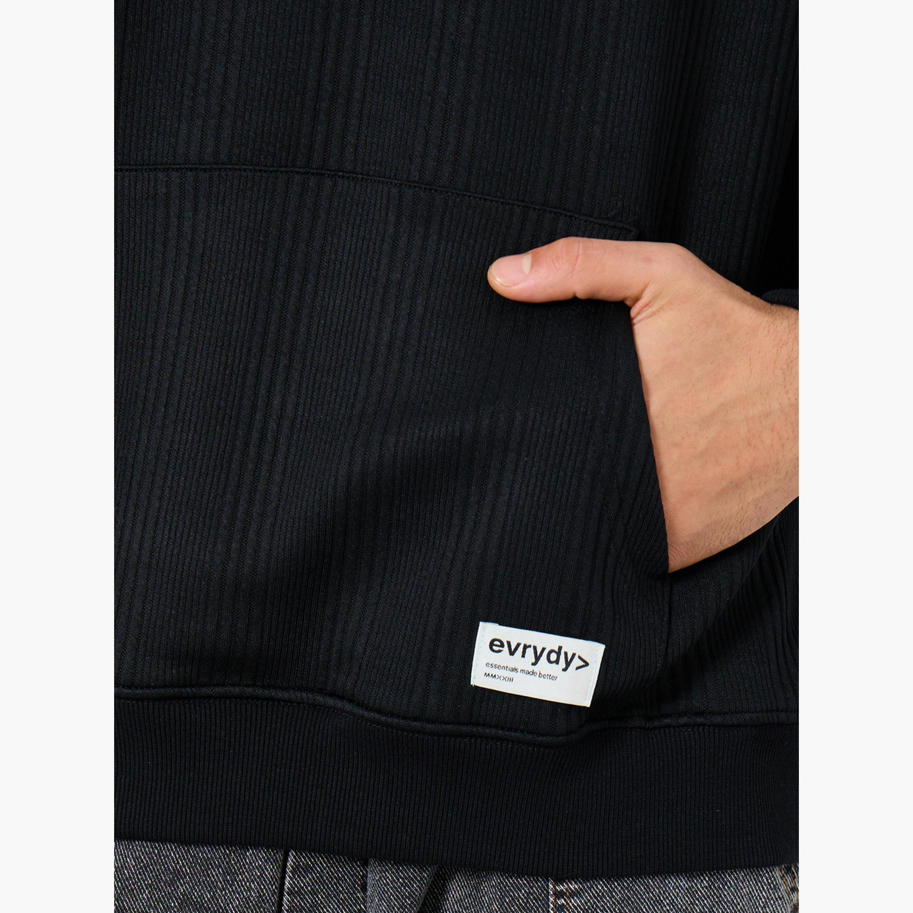 ستايلي - هودي أسود حجم كبير مضلع بدقة-men-winterwear-hoodiesandsweatshirts-image-4