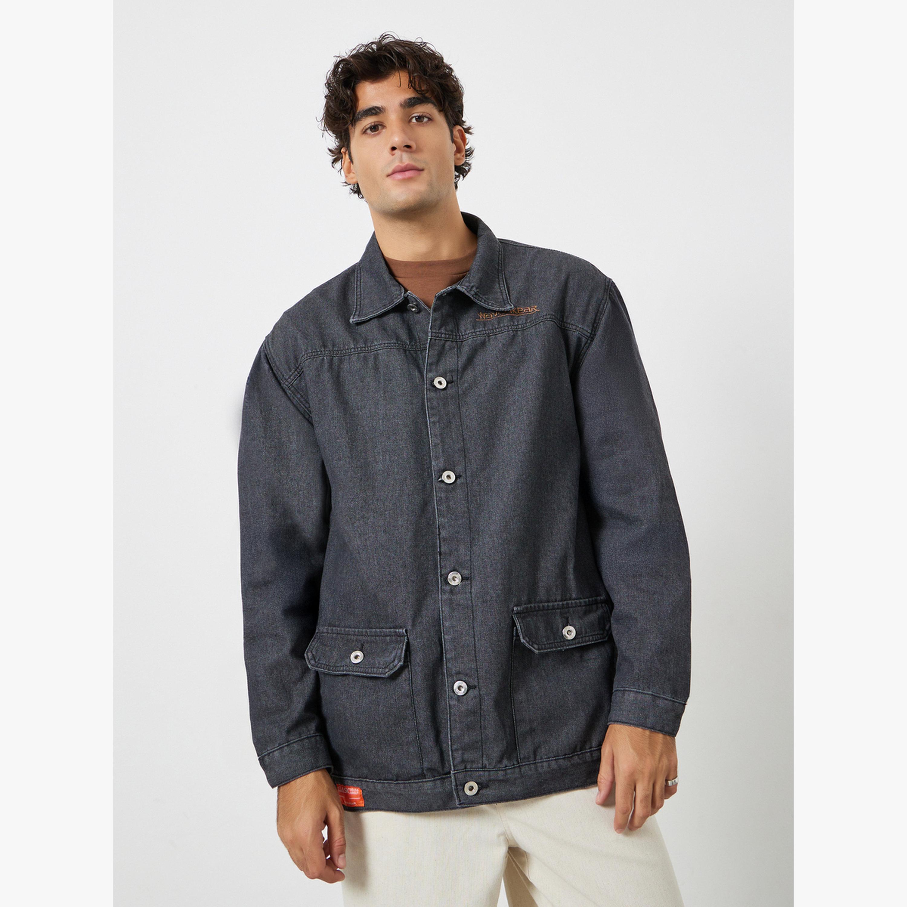 جاكيت دنيم بقصة واسعة بجيوب بغطاء-men-clothing-jacketsandblazers-jackets-image-3