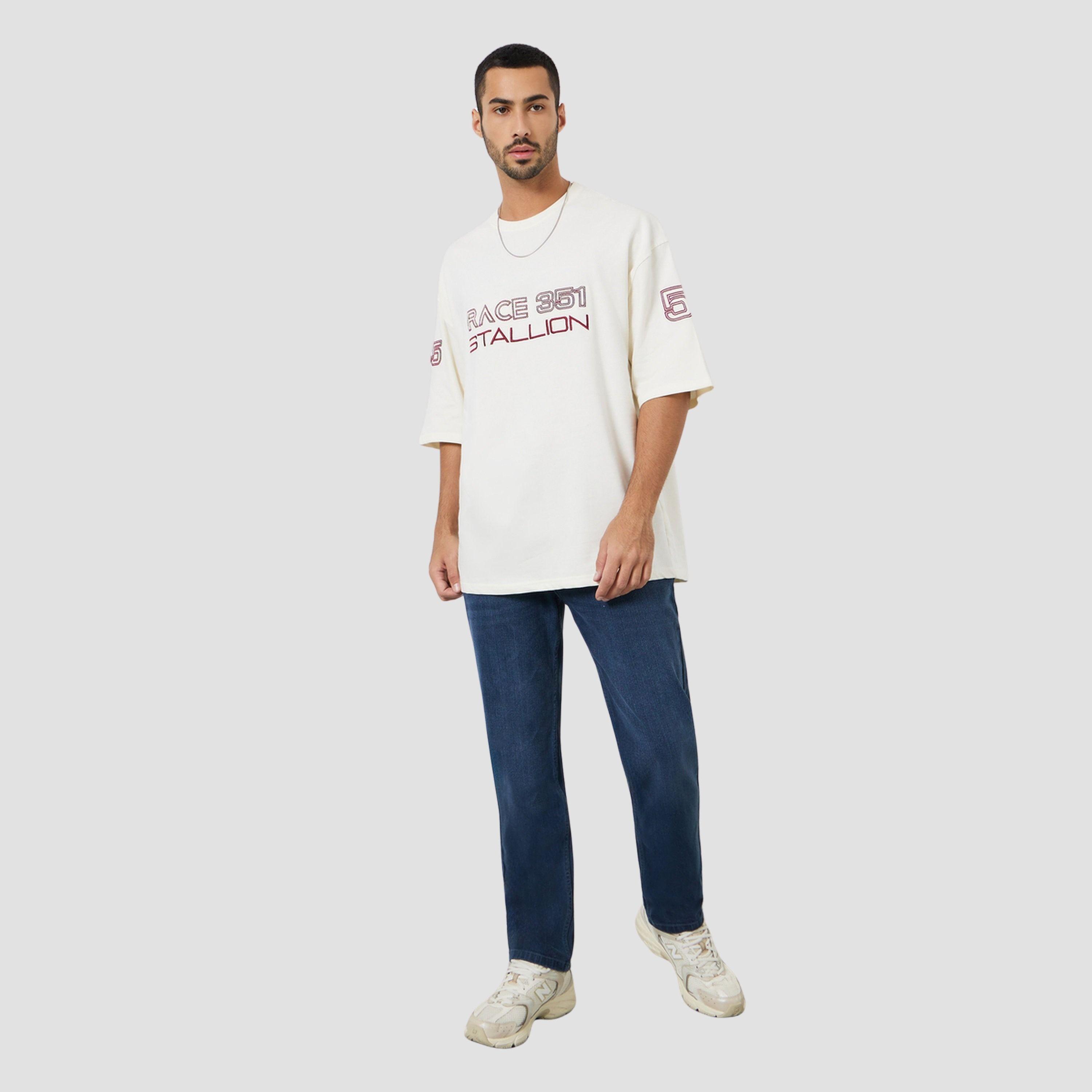 ستايلي - تيشيرت رجالي لون بيج طبعة قرافيكية وياقة مربعة-men-clothing-tshirtsandpolos-tshirts-image-2