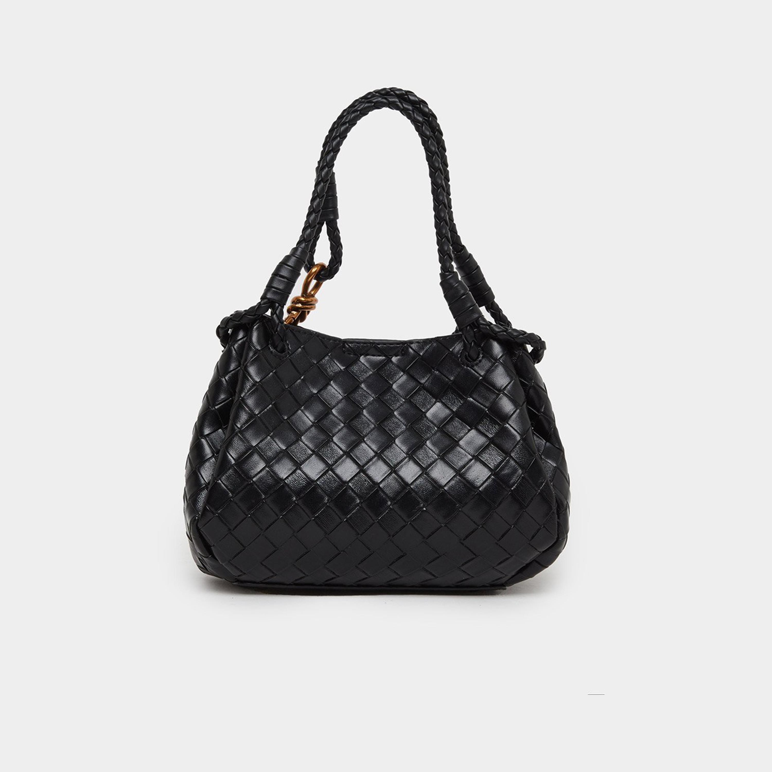 تيك تو - شنطة كتف جلدية منسوجة باللون الأسود-women-bagsandwallets-handbags-image-2