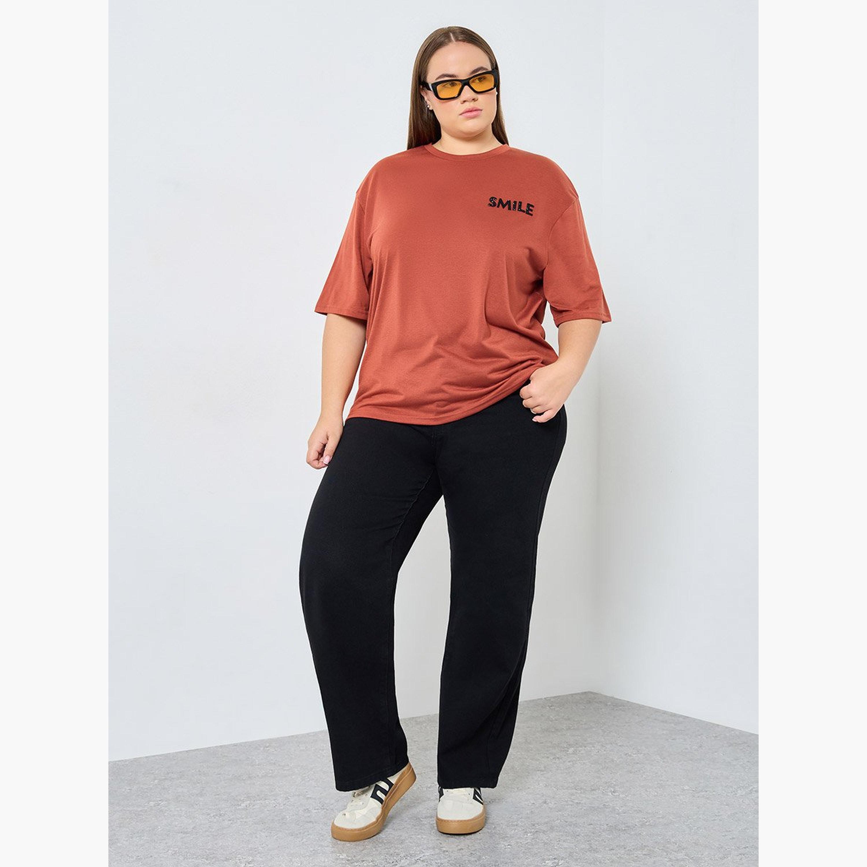 Styli Plus Size Red Slogan Print T-Shirt-women-clothing-tshirts-image-3