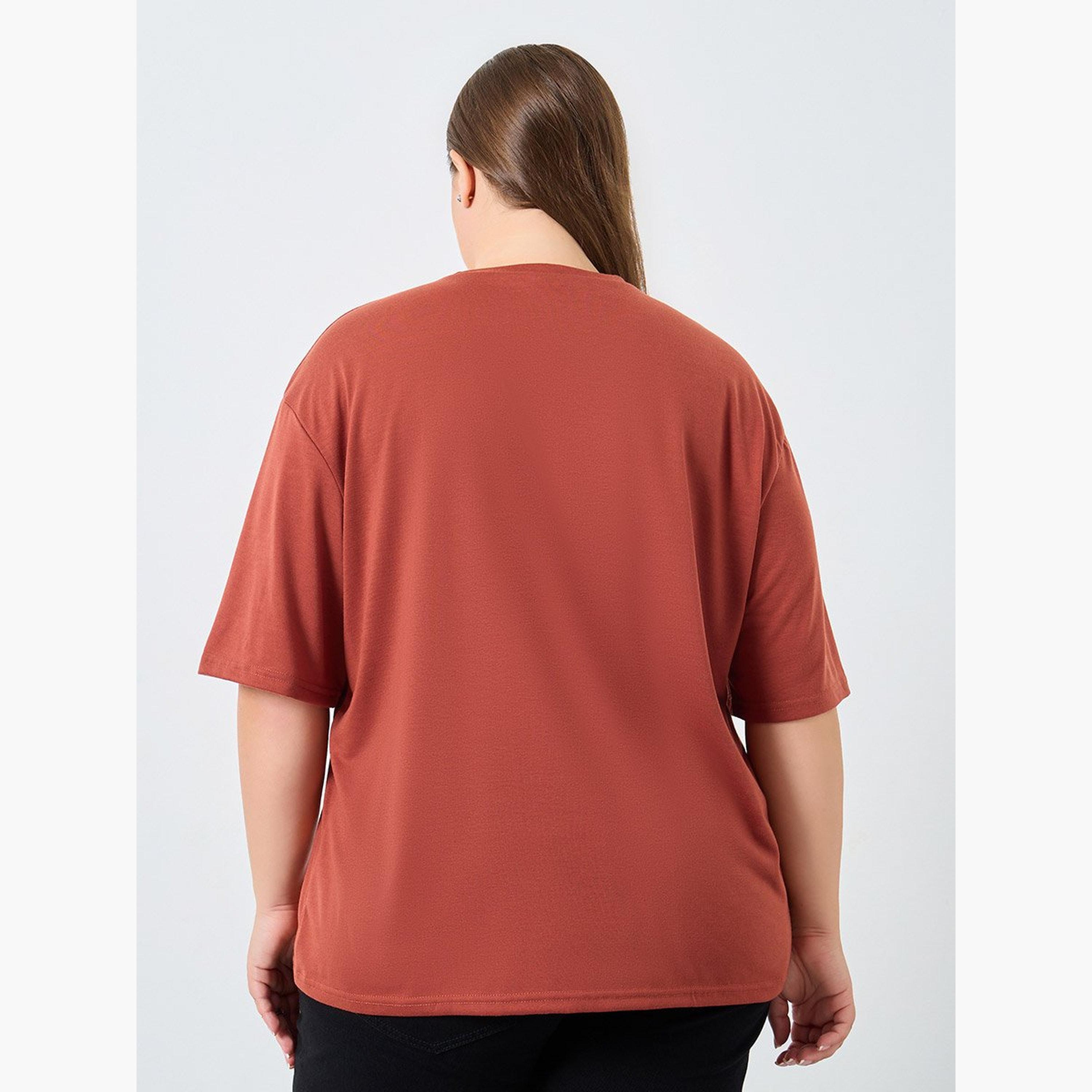 Styli Plus Size Red Slogan Print T-Shirt-women-clothing-tshirts-image-4