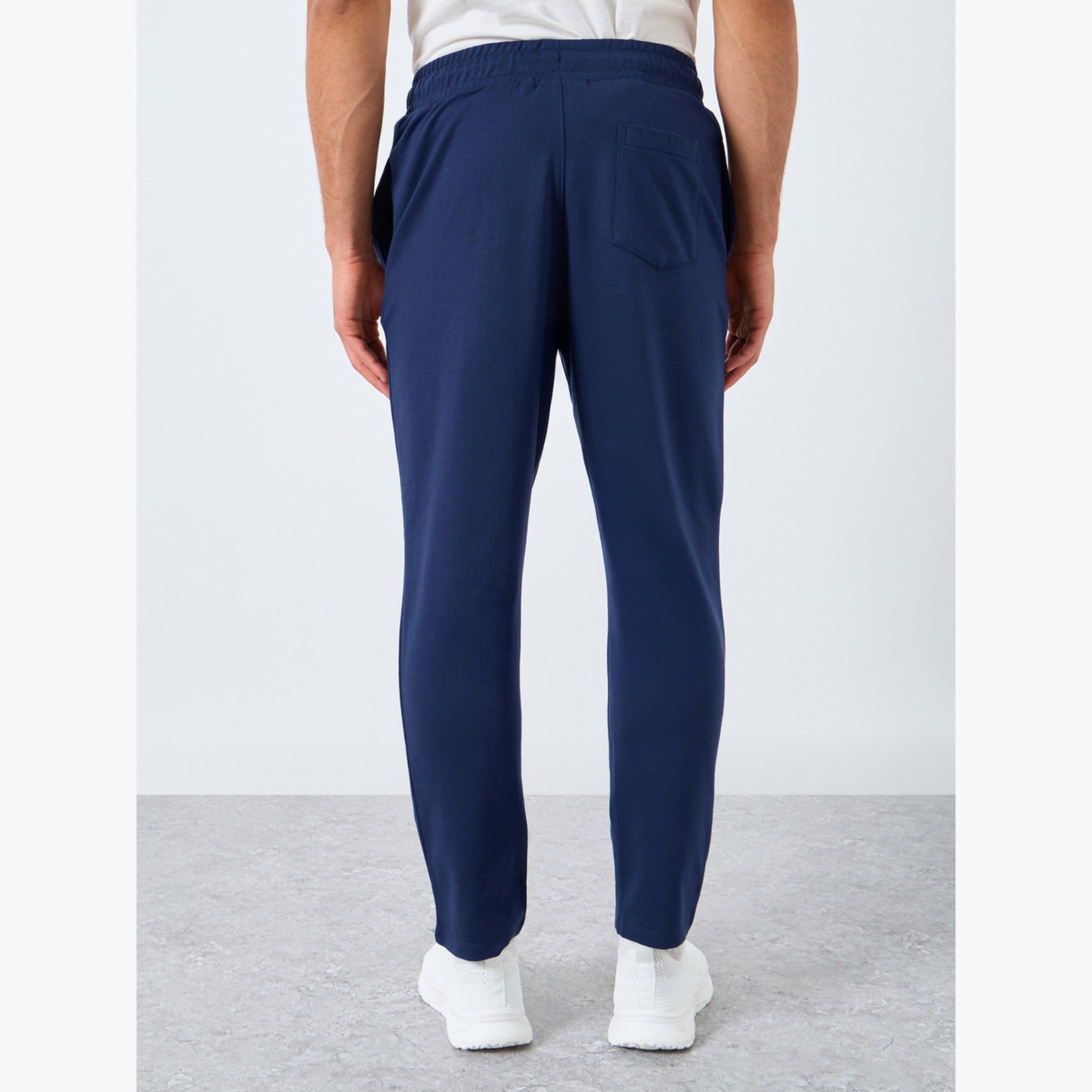 ستايلي - بنطال رياضي رجالي بقصّة مستقيمة لون أزرق البحري مع طباعة بسيطة-men-clothing-bottoms-joggers-image-4
