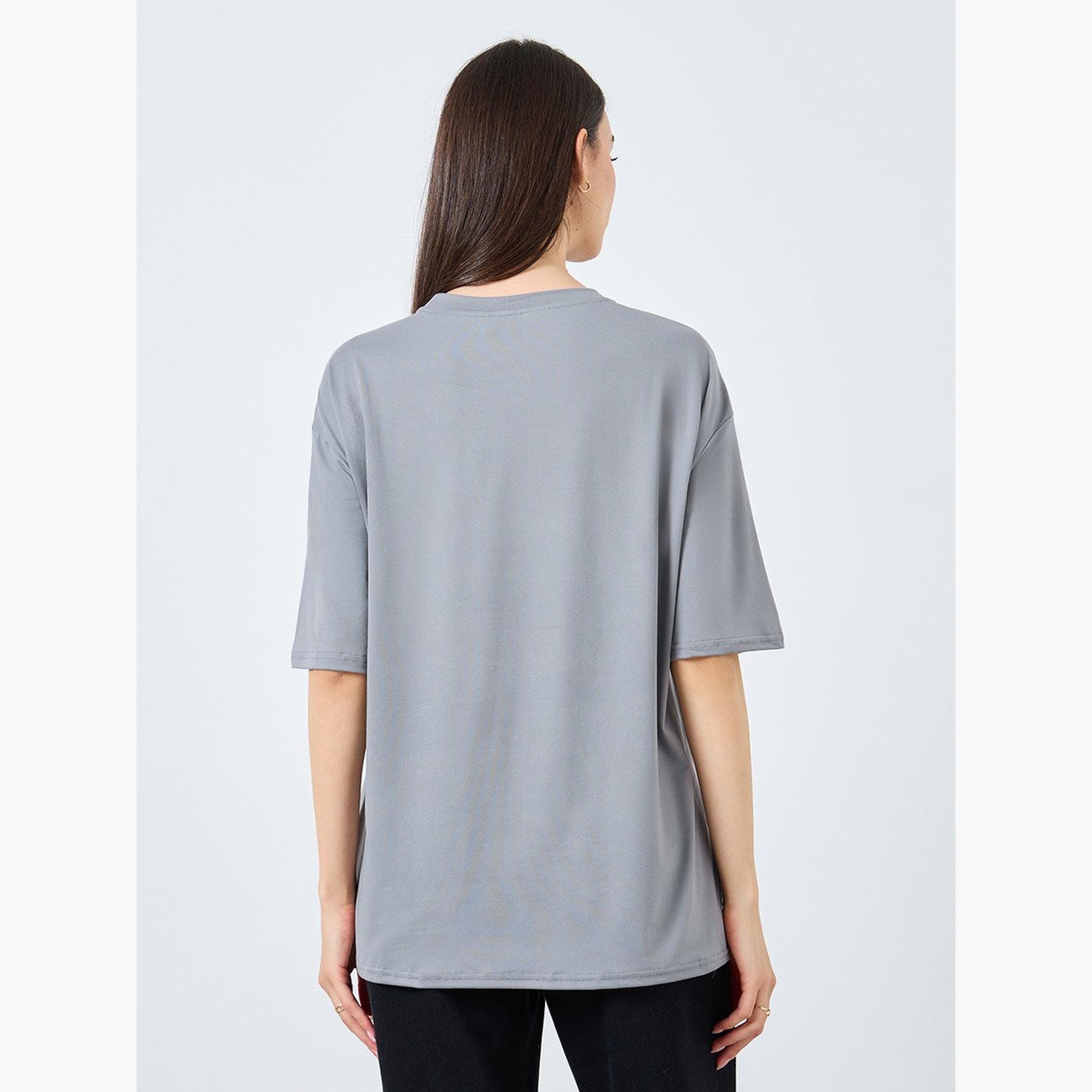 تيك تو - تي شيرت رمادي مطرز بشعار مقاس كبير-women-clothing-tshirts-image-5