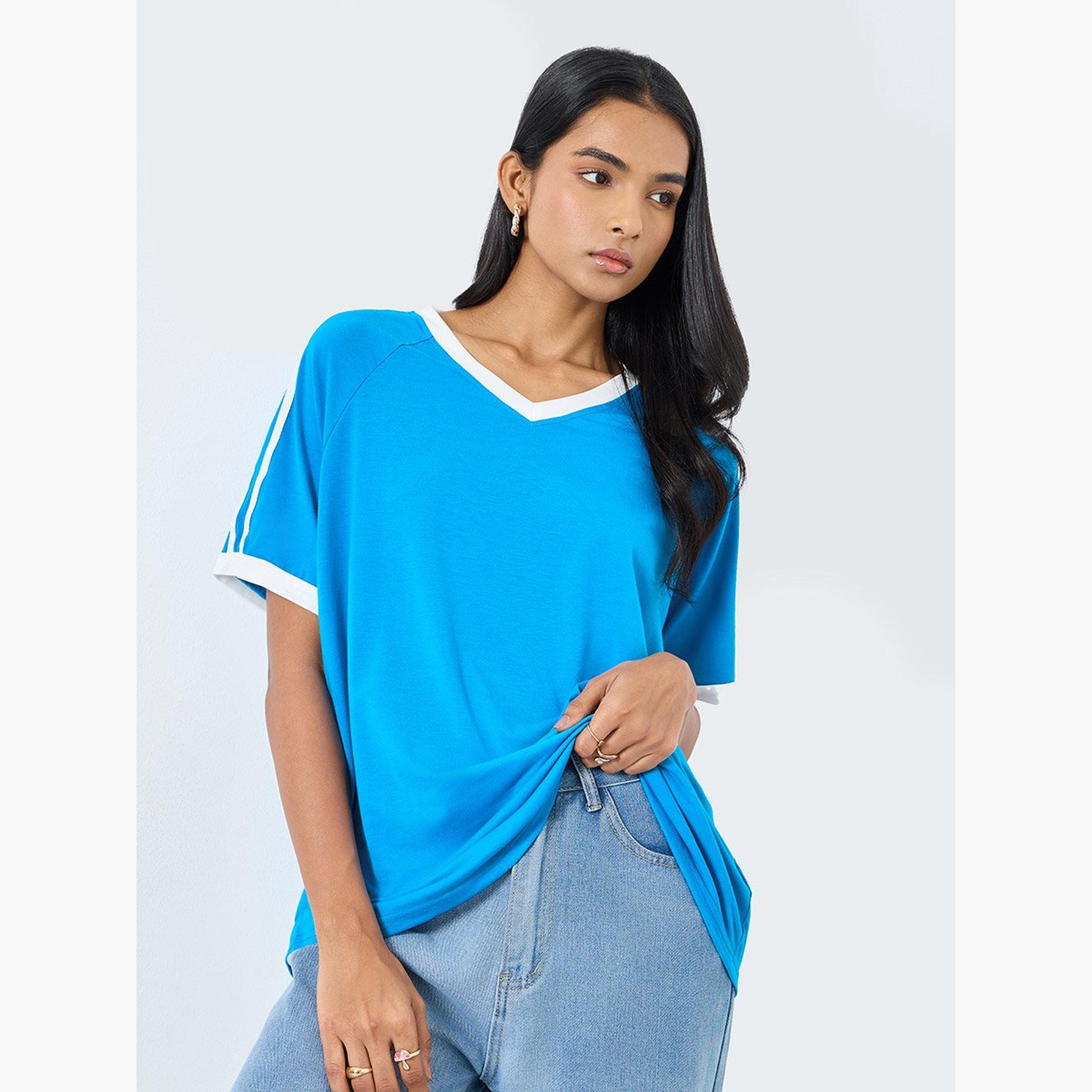 تيك تو - تي شيرت أزرق مقاس كبير برقبة على شكل حرف V-women-clothing-tshirts-image-1