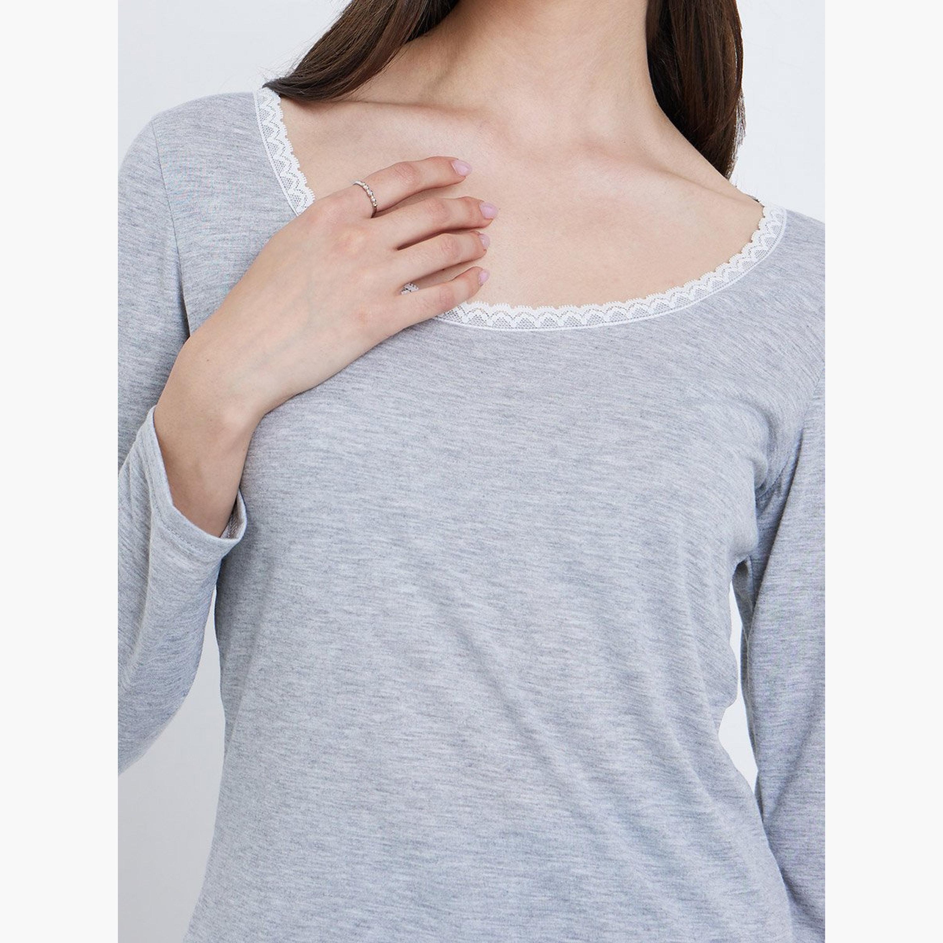 تيك تو - بلوزة محبوكة بتفاصيل دانتيل ورقبة واسعة-women-clothing-tshirts-image-3