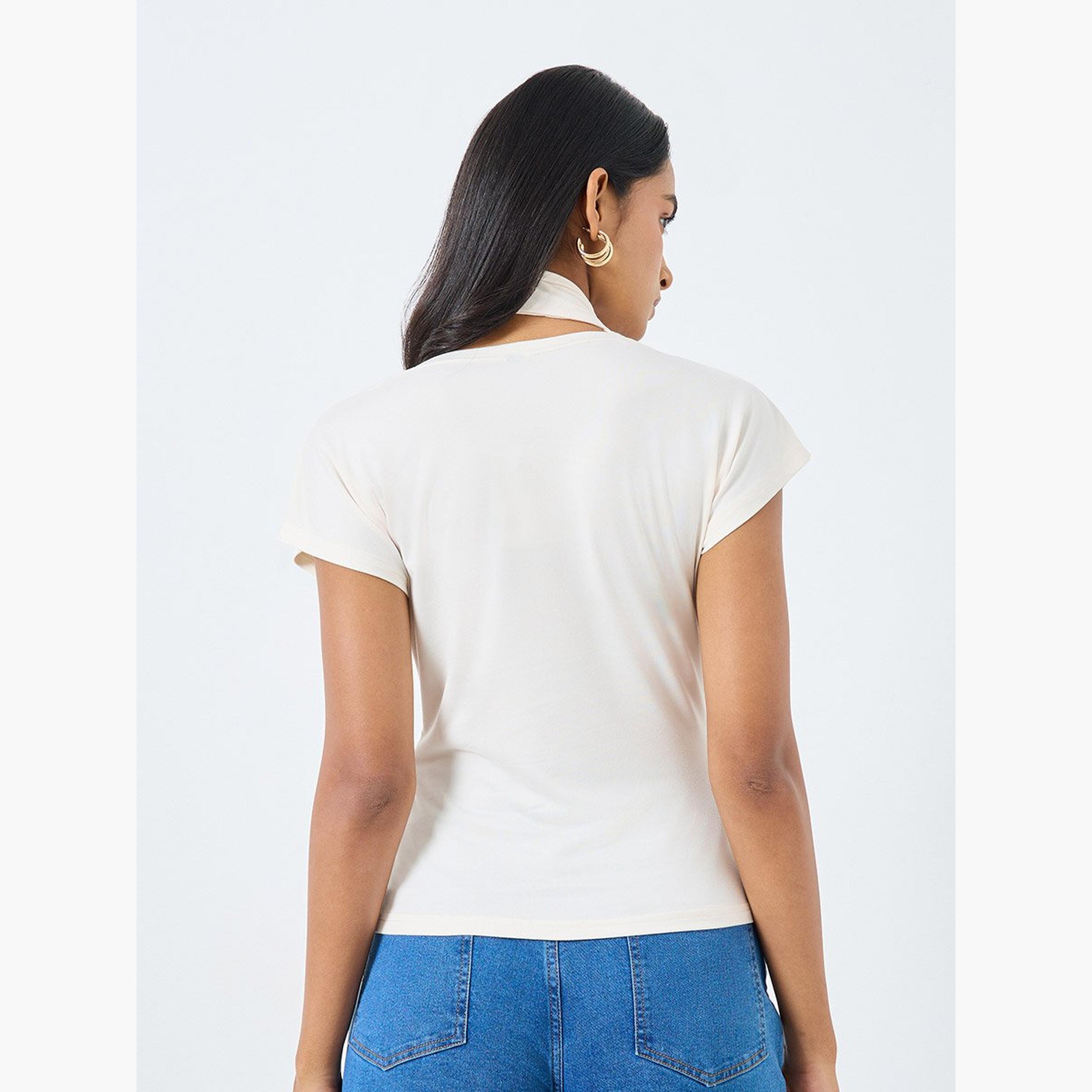 تيك تو - بلوزة بيج برقبة دائرية مع تفاصيل وشاح-women-clothing-shirtsandblouses-blouses-image-4
