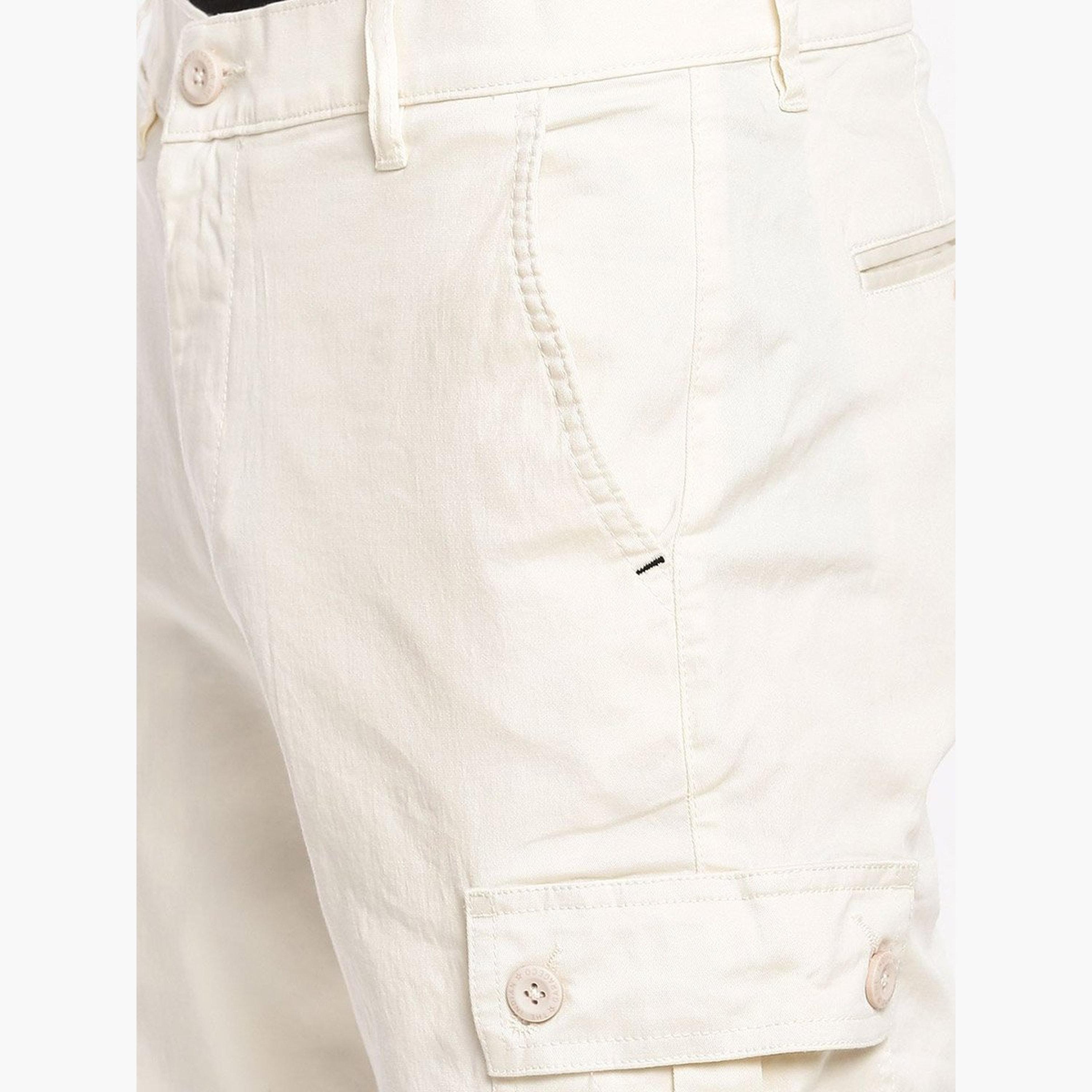 ذا انديان كراج كو × ستايلي - بنطال كارغو للرجال أبيض متوسط ​​الارتفاع تصميم ضيق-men-clothing-bottoms-joggers-image-4
